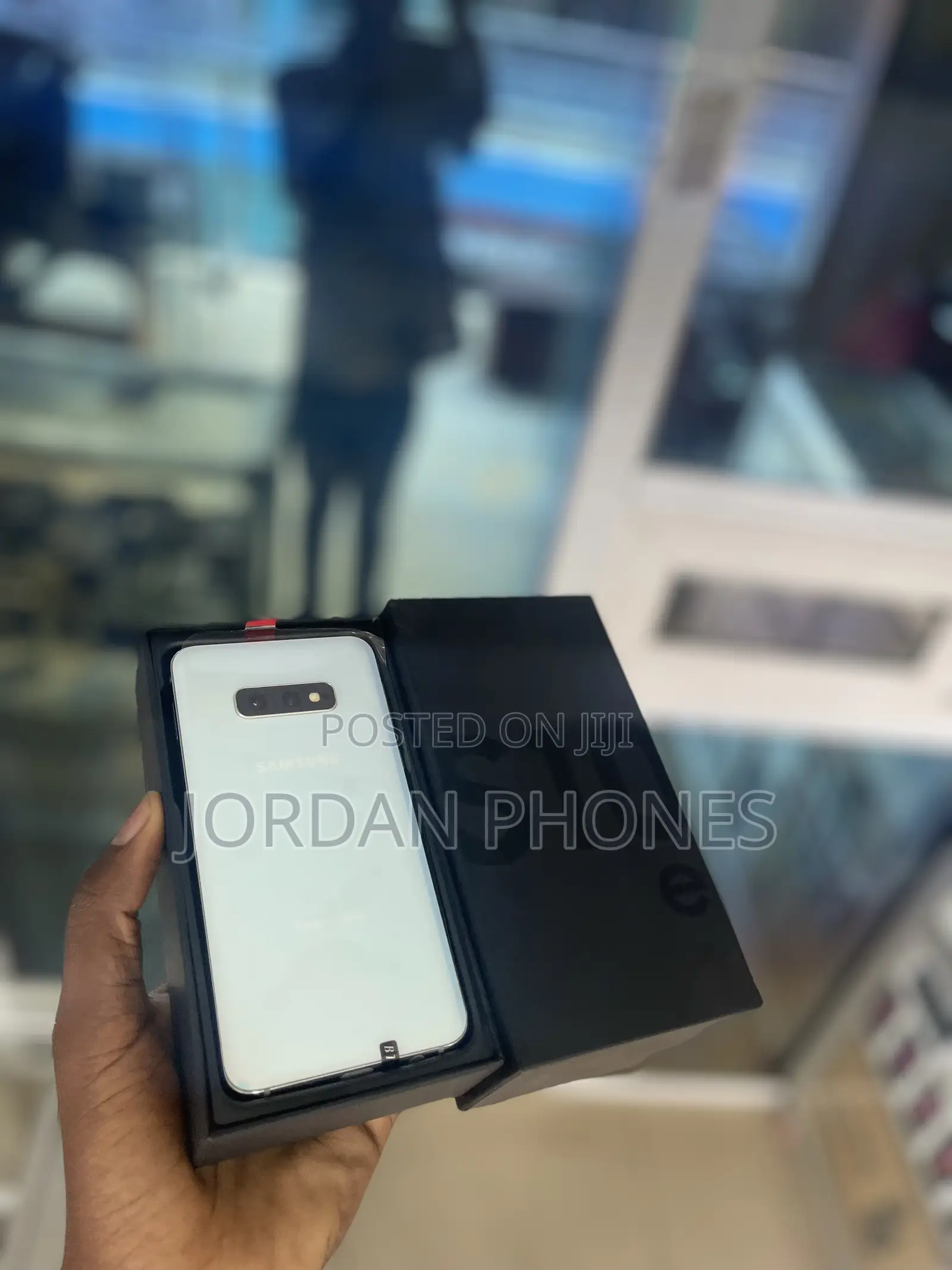 New Samsung Galaxy S10e 128 GB White