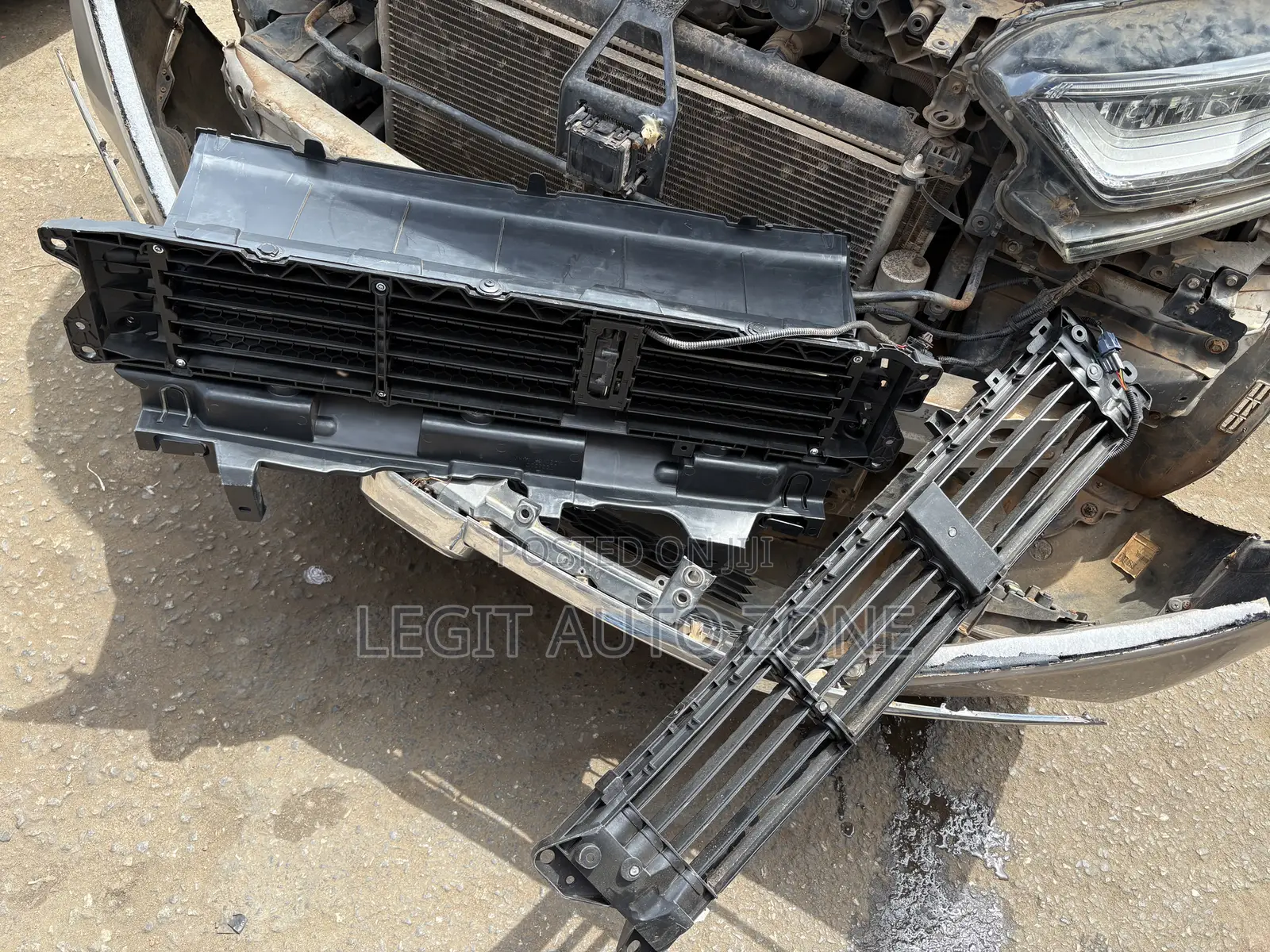 Honda CRV 2017,2019,2020,2021, Shutter Grill Complete Available