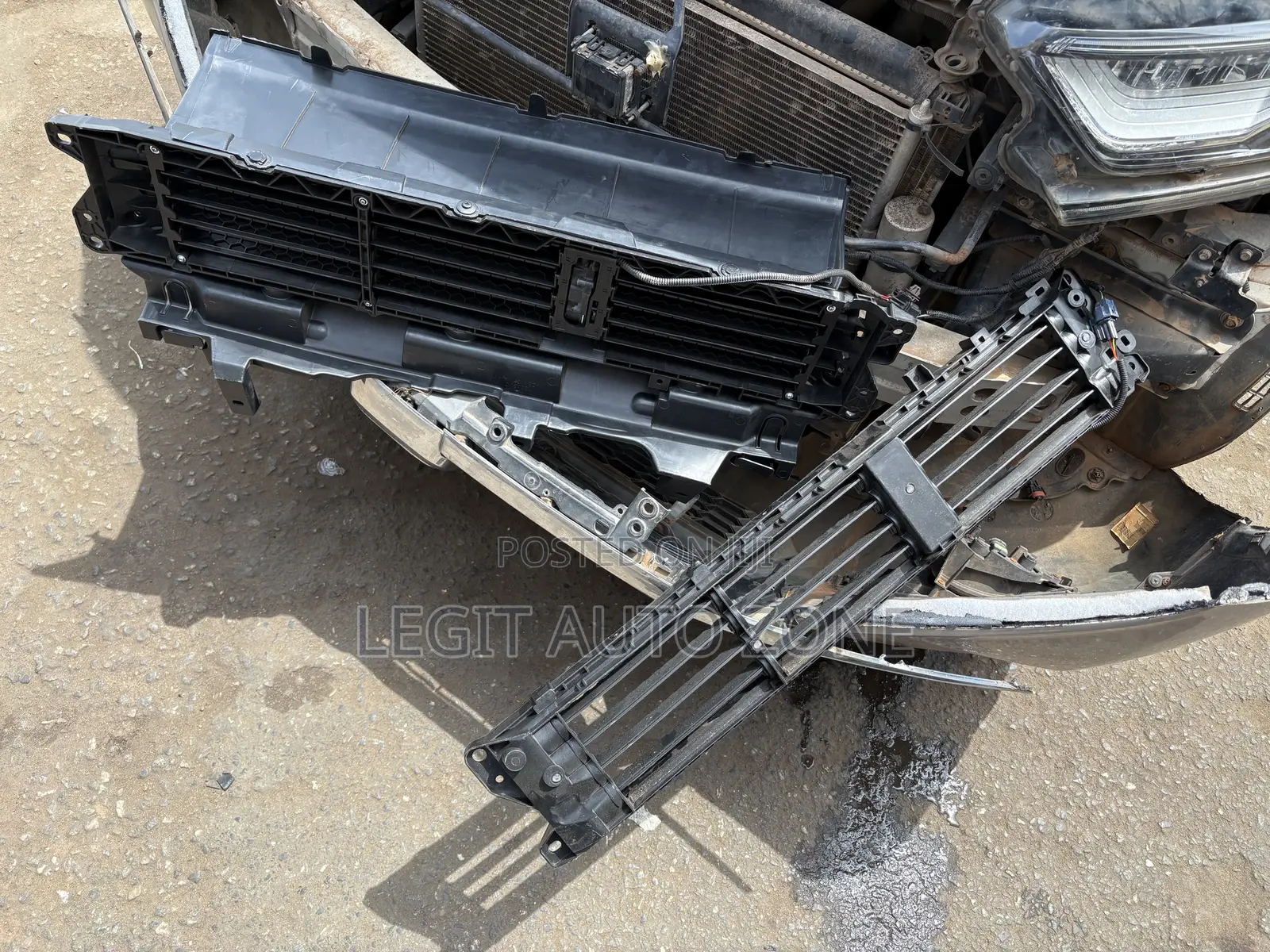 Honda CRV 2017,2019,2020,2021, Shutter Grill Complete Available