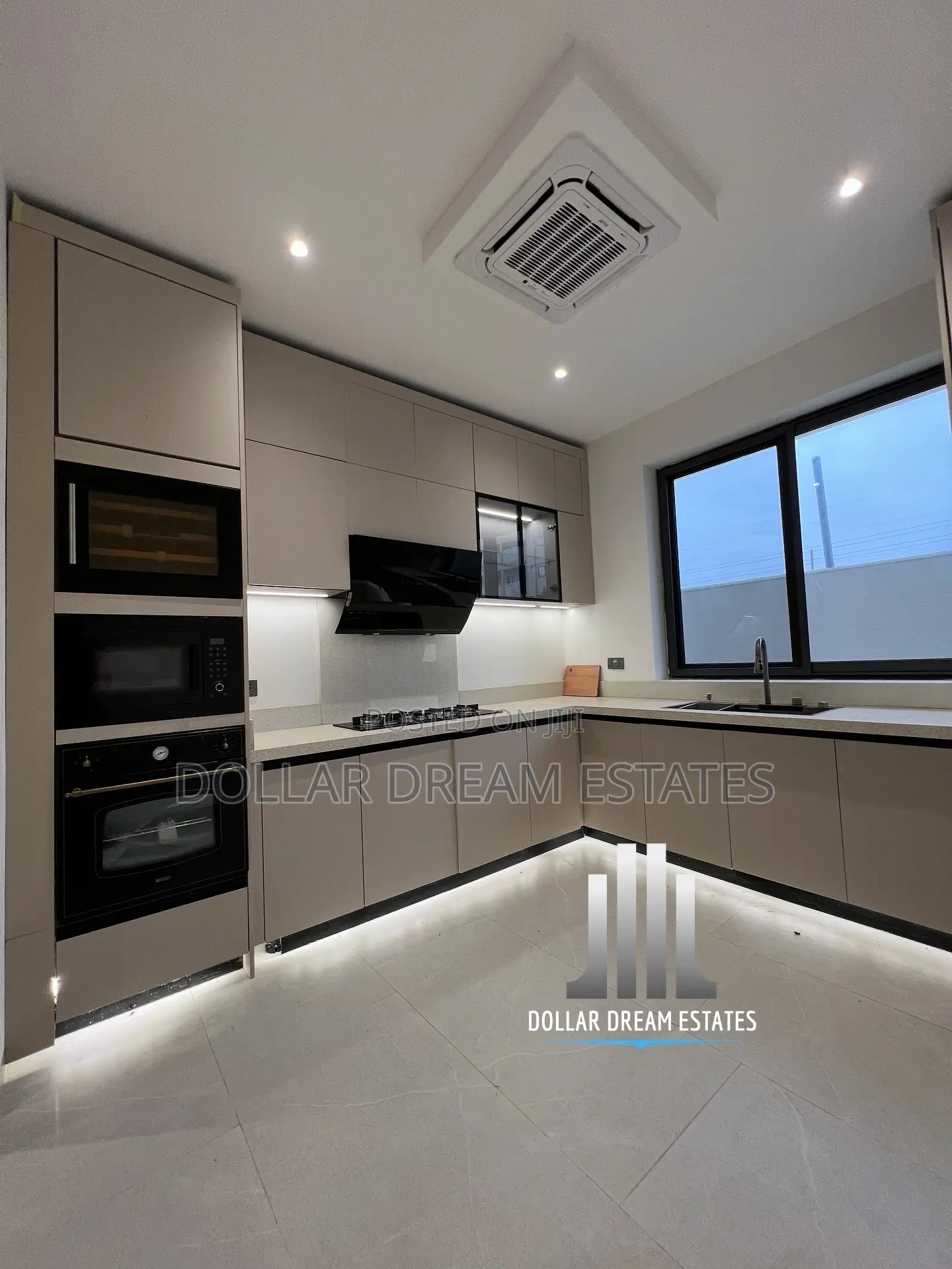 4bdrm House in Ashaley Botwe for sale