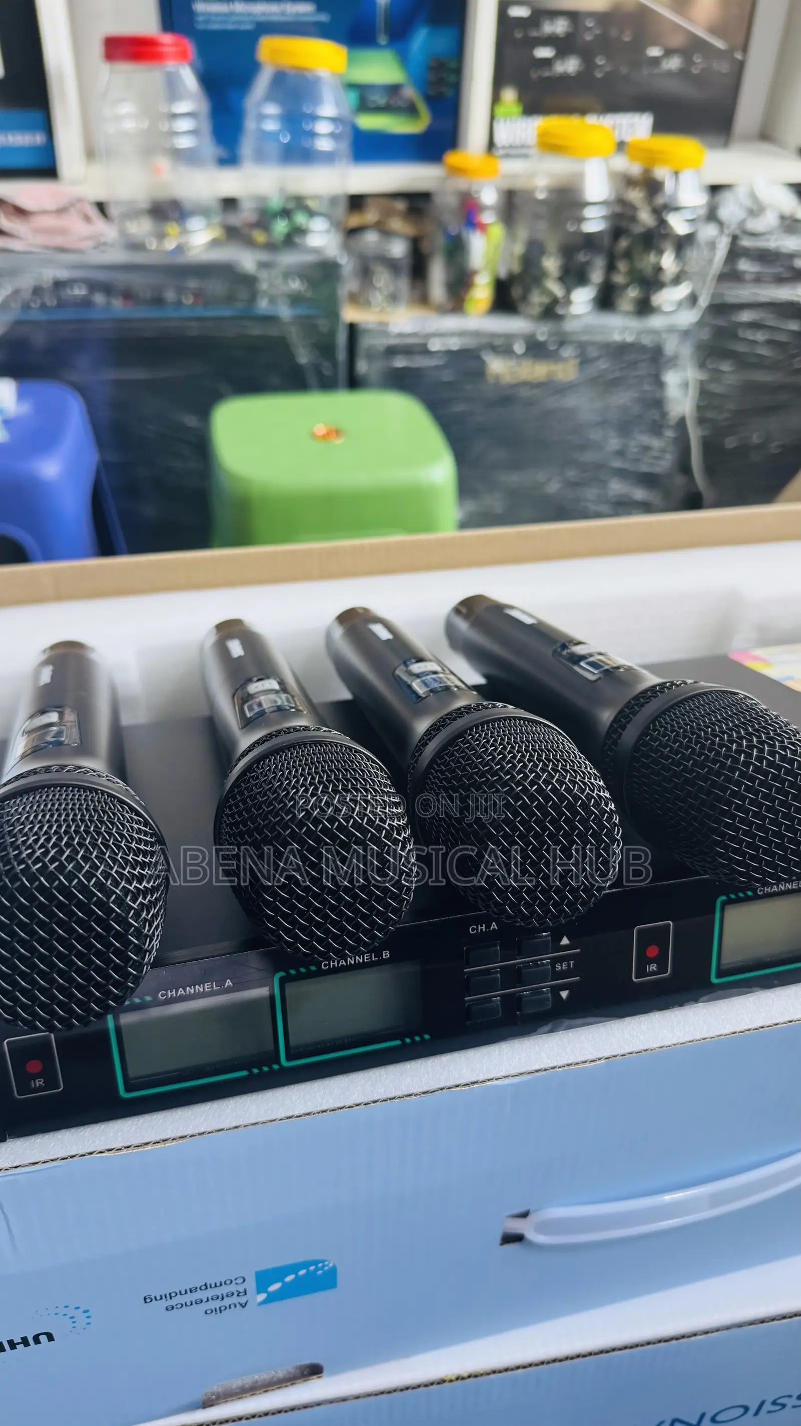 Shure Uhf Professional Wireless Microphone 4 In 1