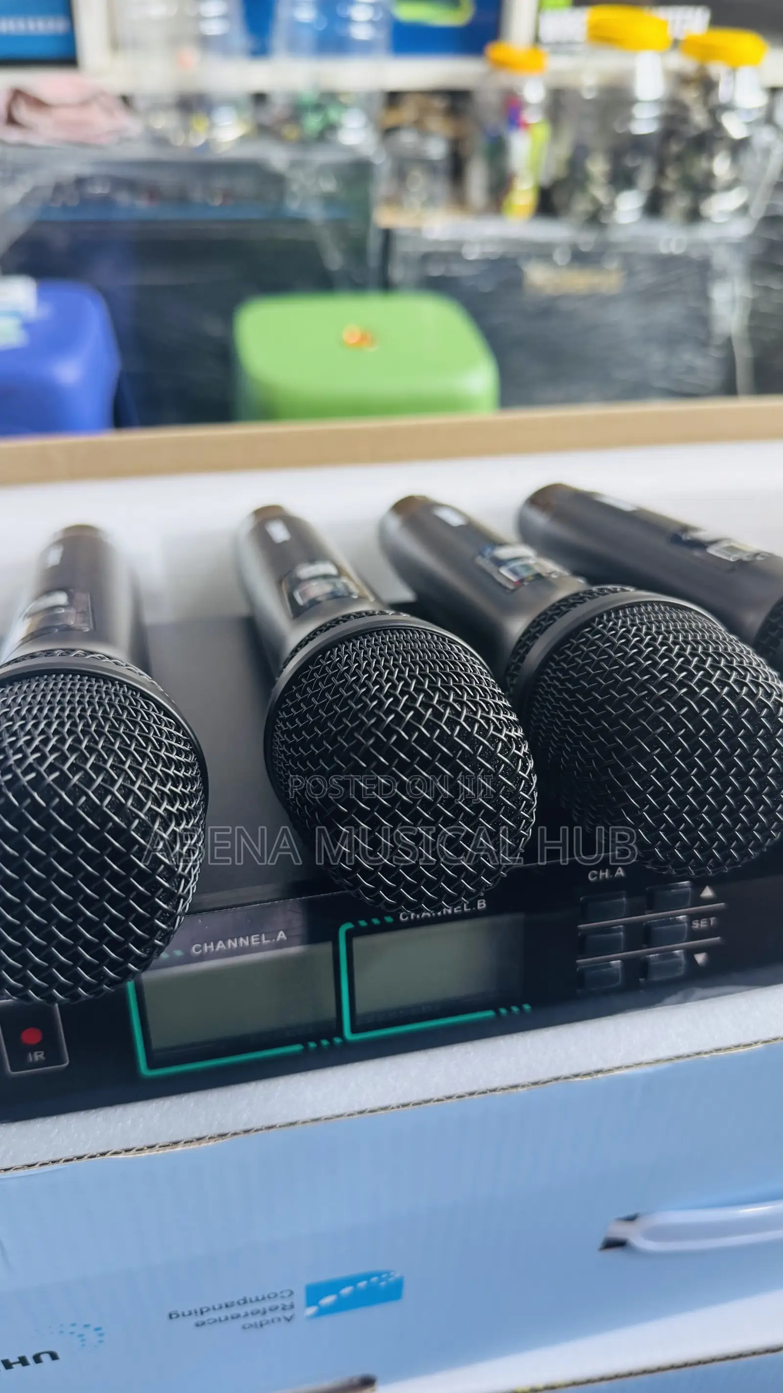 Shure Uhf Professional Wireless Microphone 4 In 1