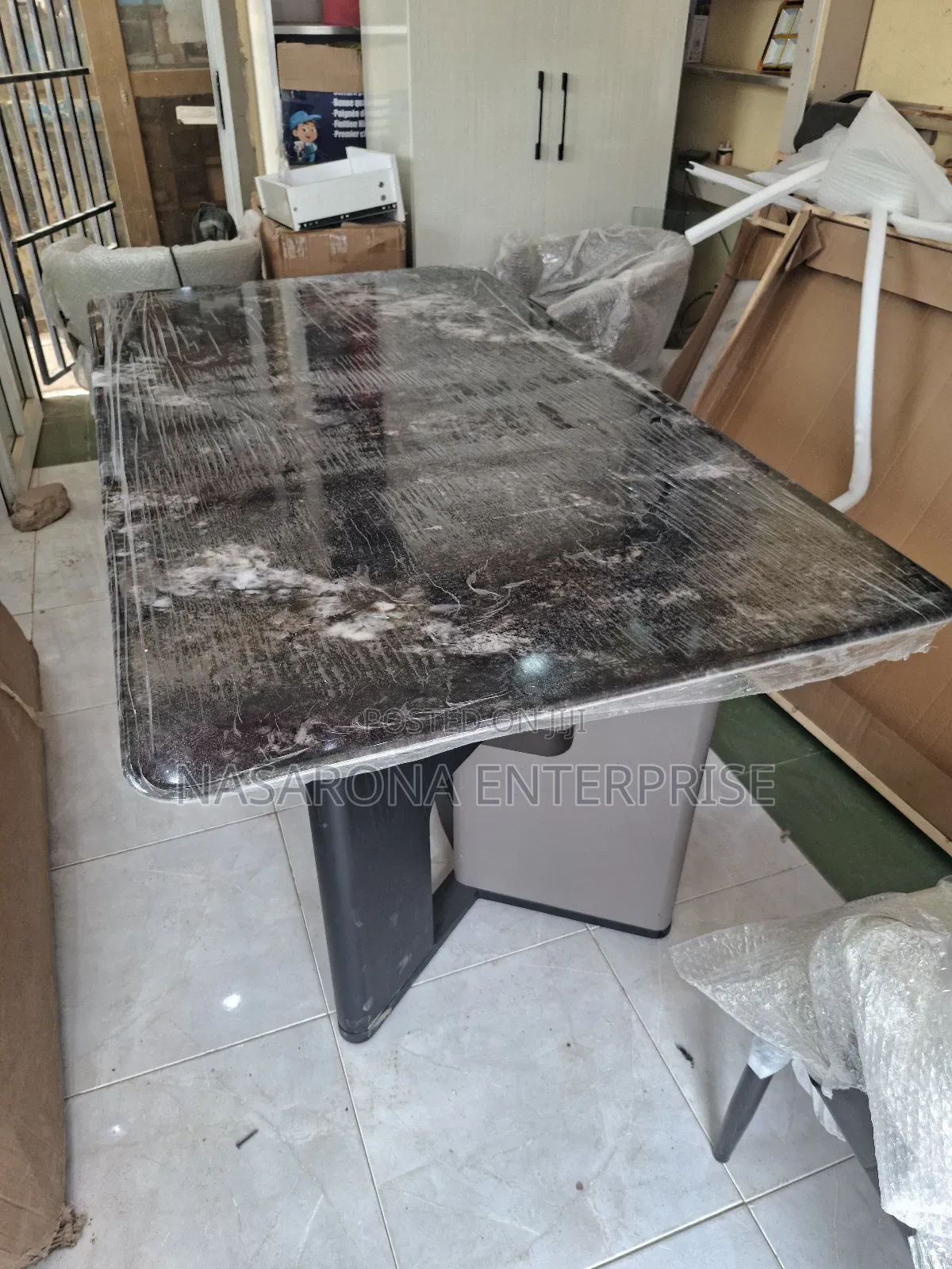 Exp. Glossy Marble Table 160x90cm