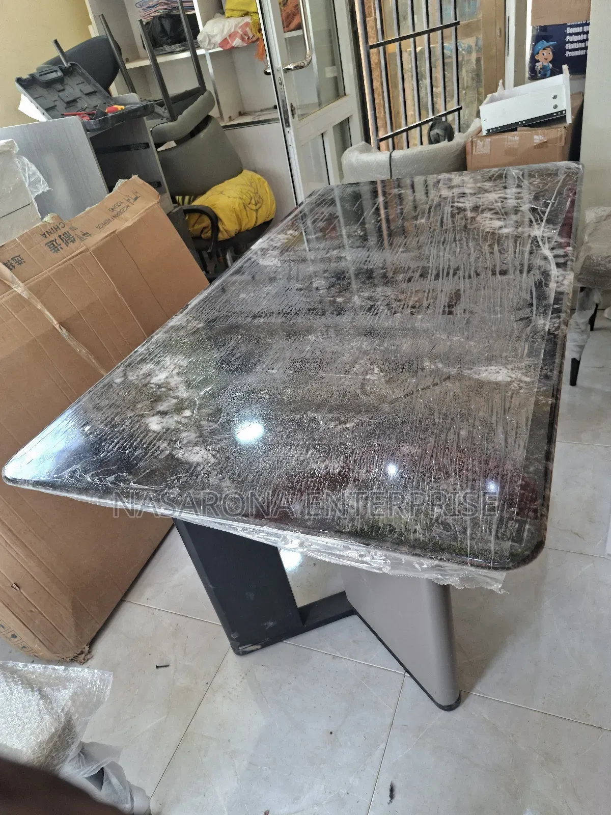 Exp. Glossy Marble Table 160x90cm