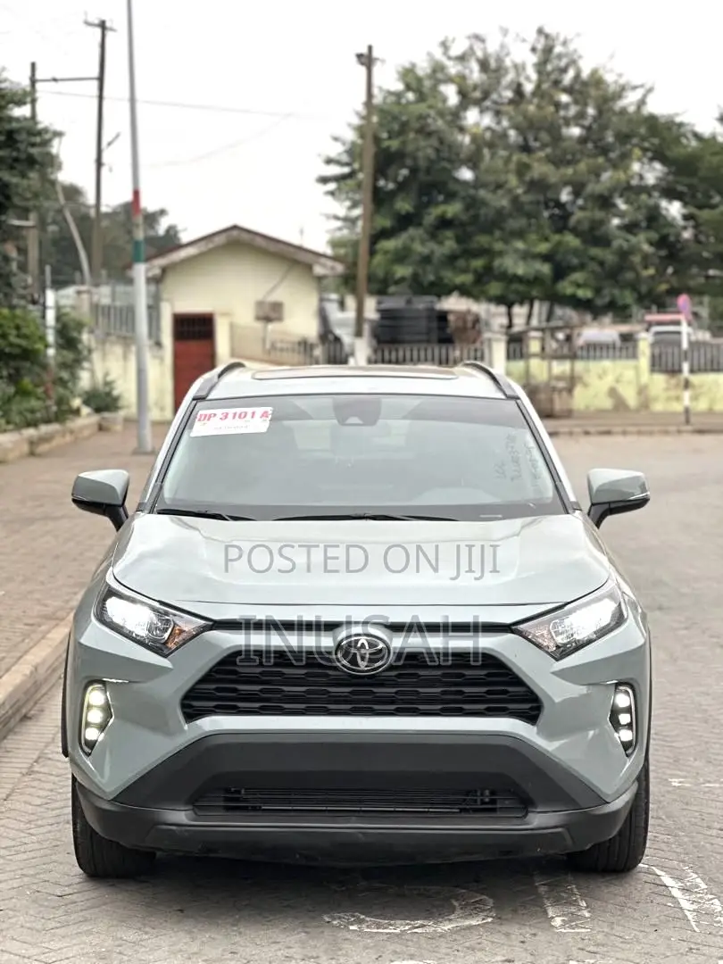 Toyota RAV4 XLE 2022