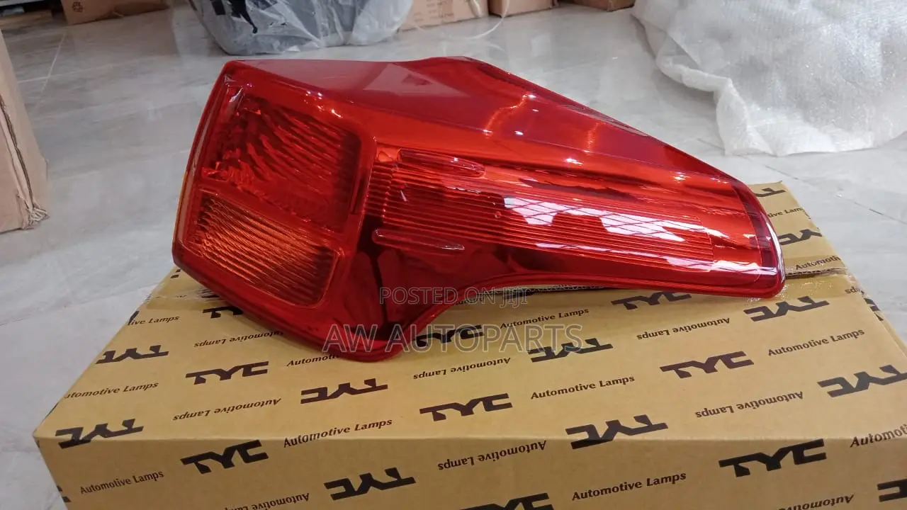Toyota Rav4 2013- 2015 Taillight