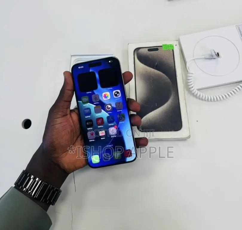 Apple iPhone 15 Pro Max 256 GB Silver