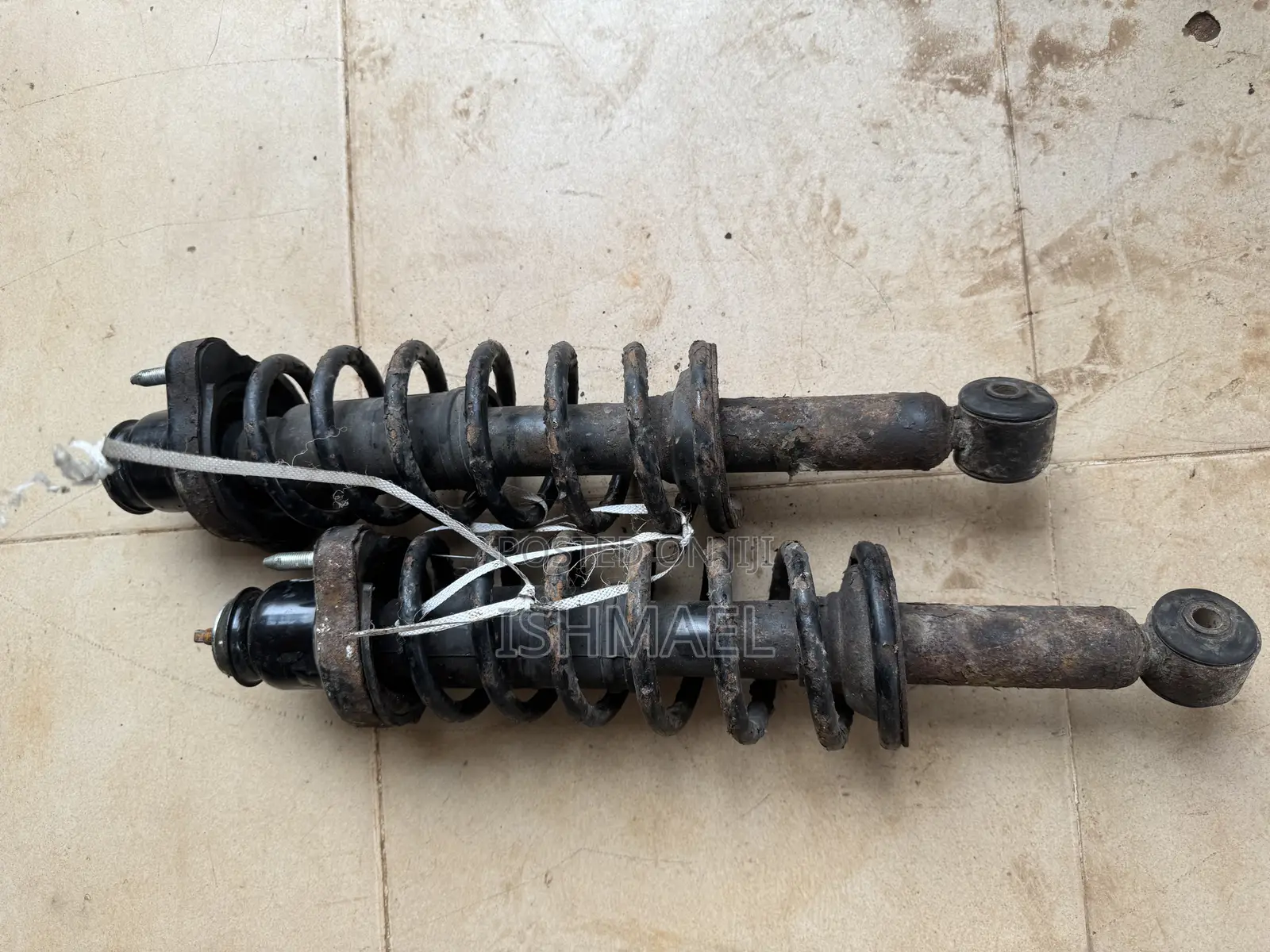 Mitsubishi Outlander Back Shocks 2013-2020