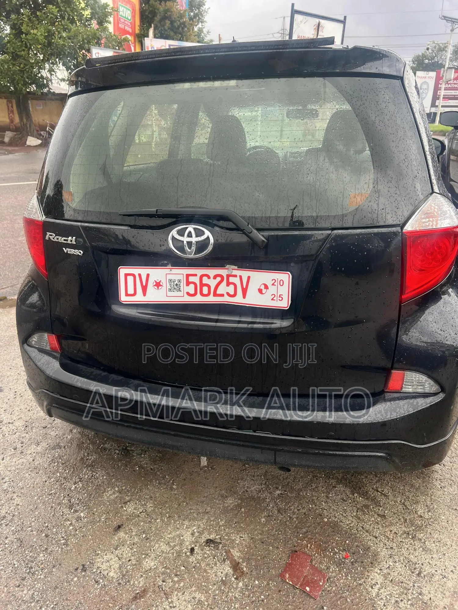 Toyota Ractis 1.5 AWD 2013 Black