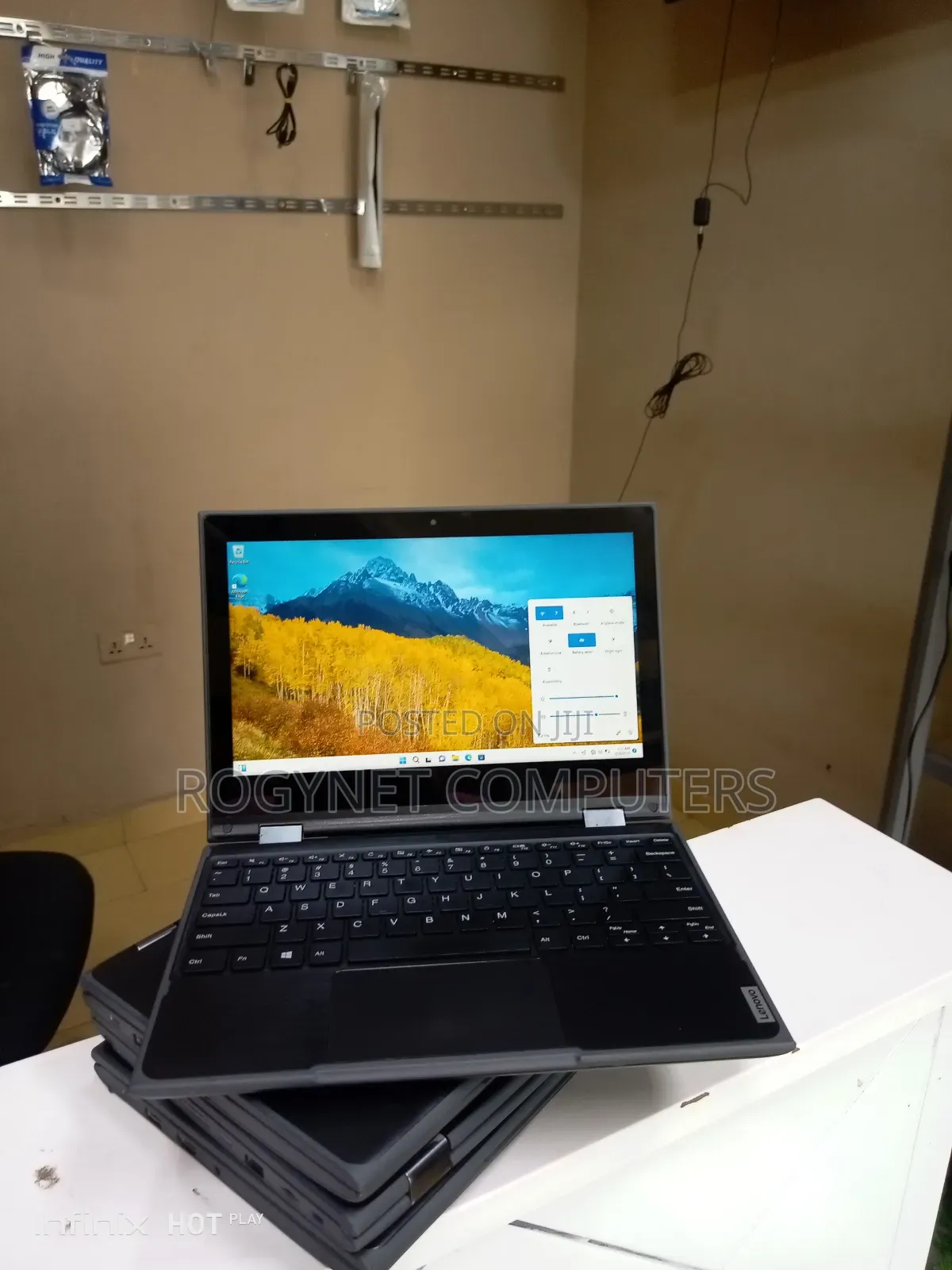 Laptop Lenovo 300e 4GB Intel Celeron SSD 72GB