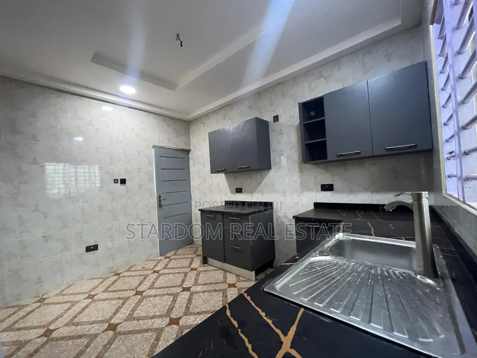 2bdrm Apartment in Starbite, Ashaley Botwe for rent