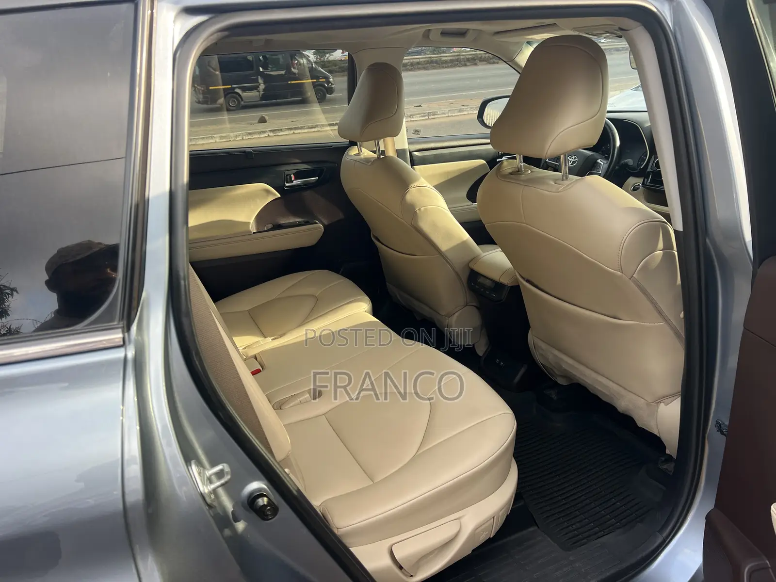Toyota Highlander XLE 2022 Blue