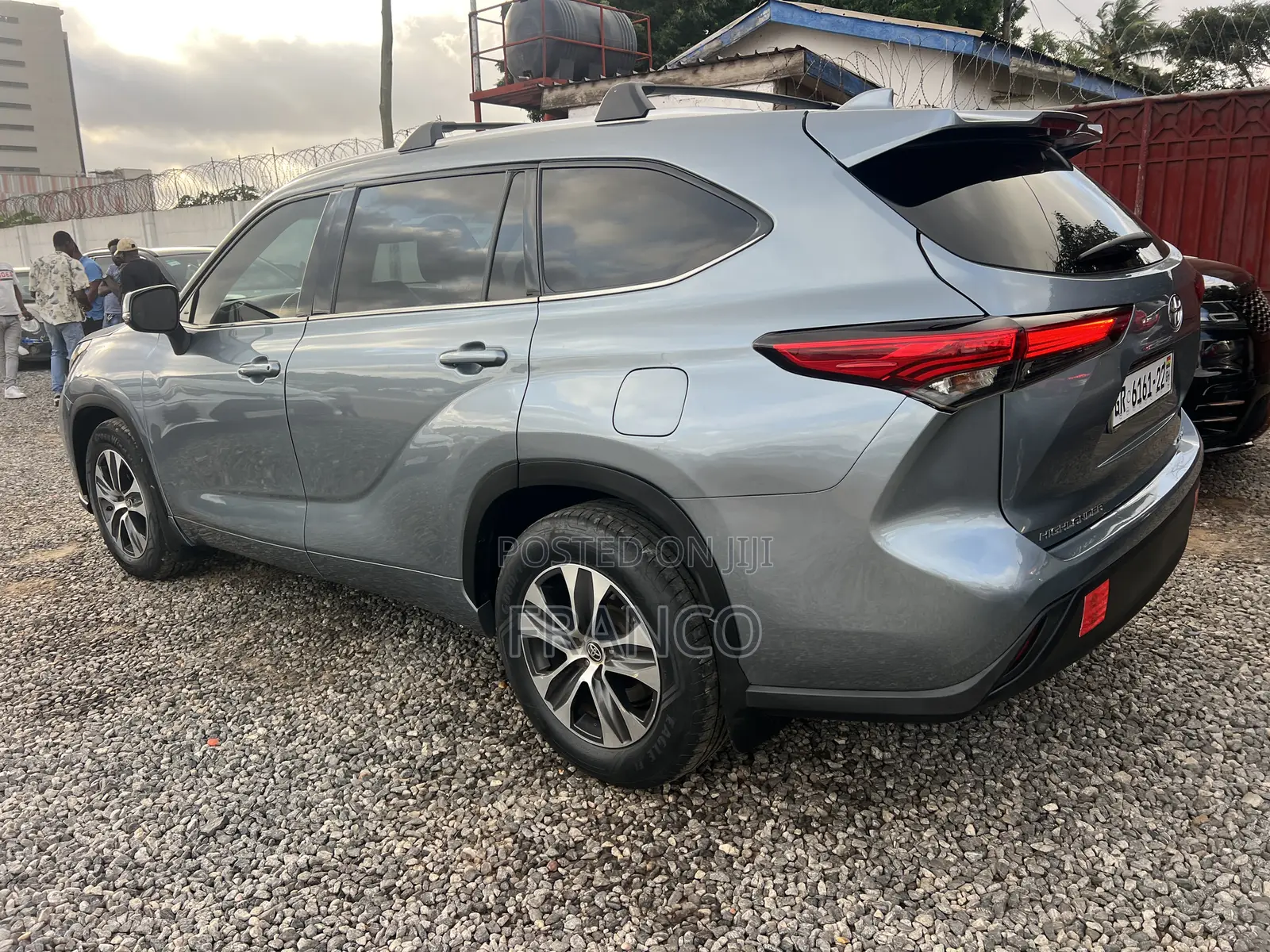 Toyota Highlander XLE 2022 Blue