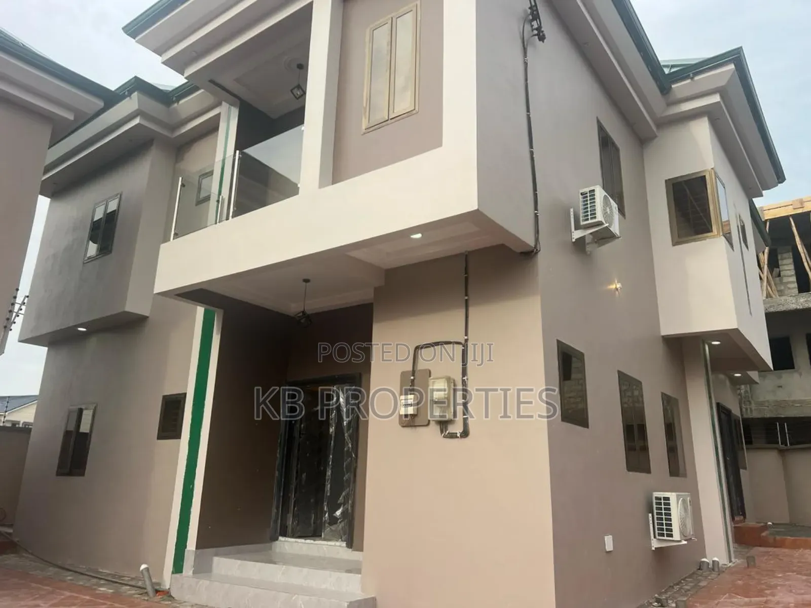 6bdrm House in Kb Properties, Spintex for rent