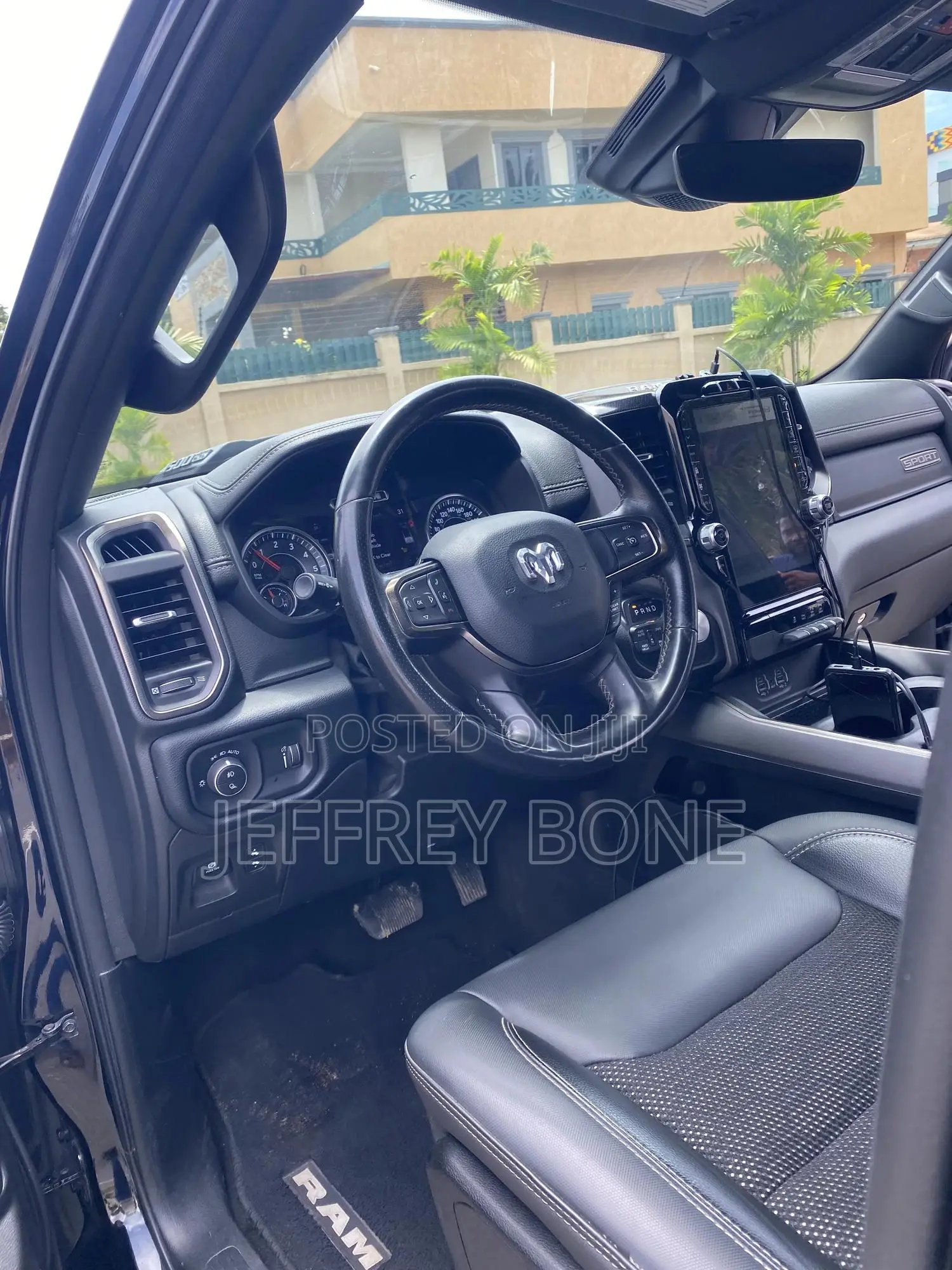 Dodge RAM 1500 5.7 Petrol RWD 2022 Black