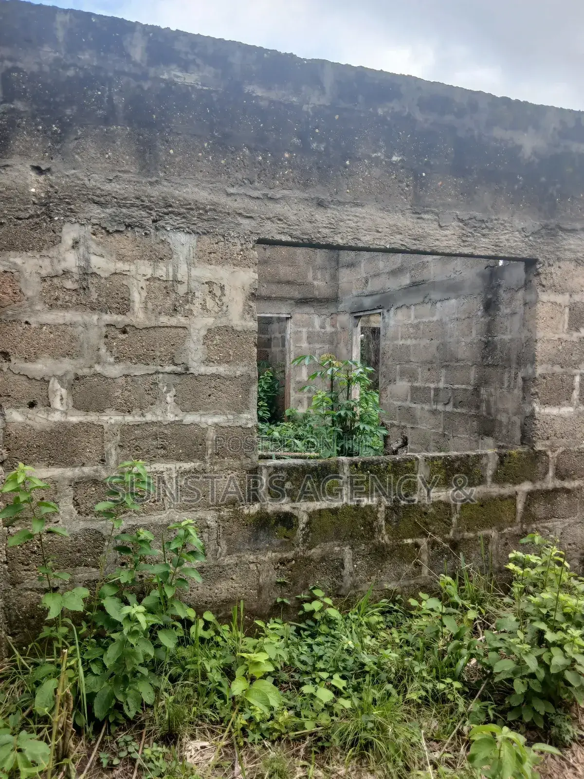 Uncompleted 5 Bedrooms Building