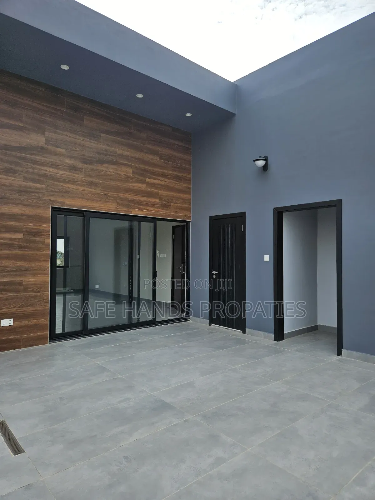Furnished 6bdrm Apartment in Adjiringanor Close, Accra Metropolitan