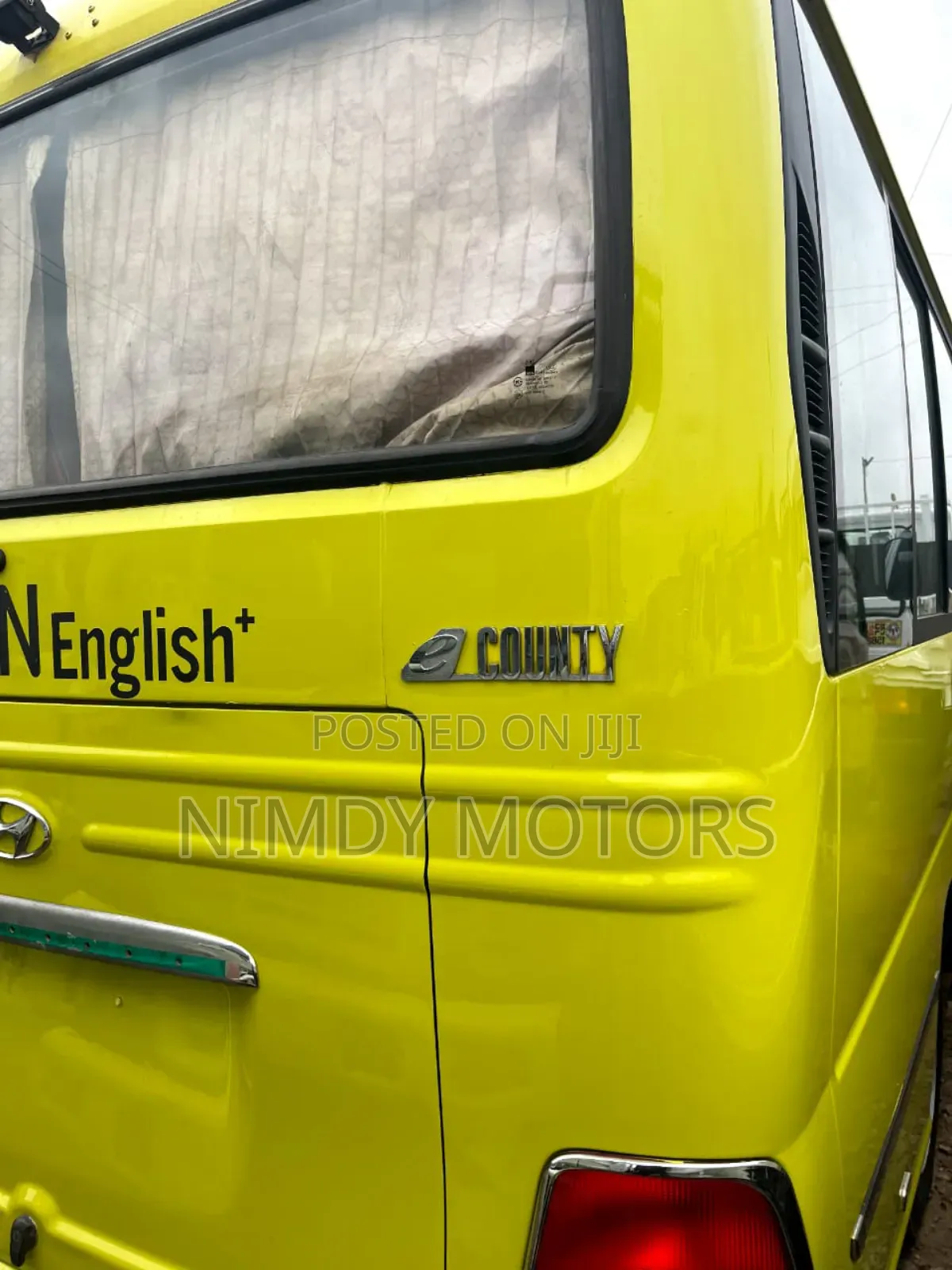 Hyundai County 2015 Yellow