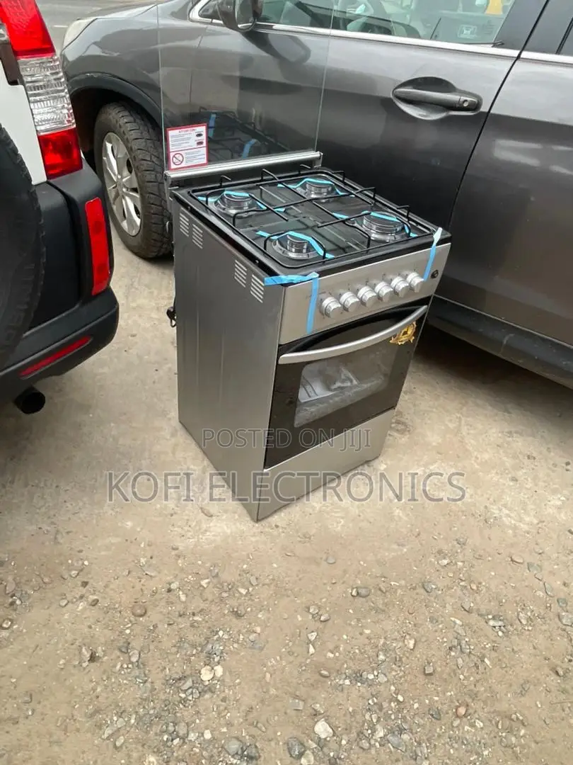 Stylish Gas Cooker With Heat-Resistant Glass Cover