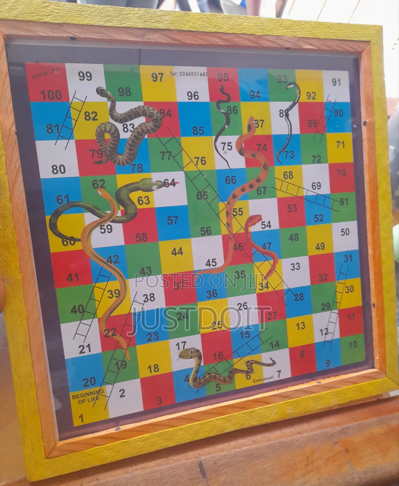 Ludo / Snakes and Ladders Game.