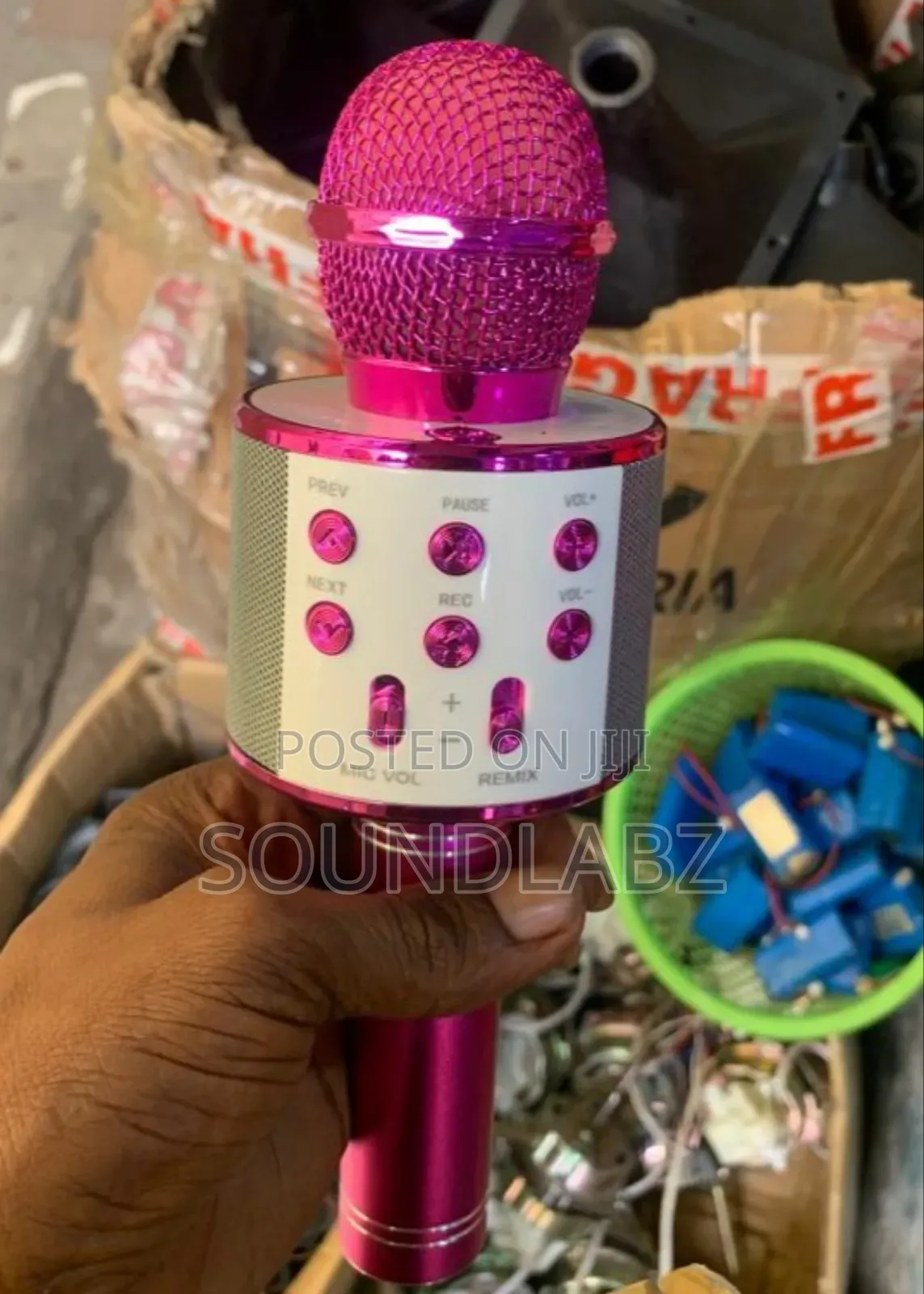 Wster Ws-858 Wireless Bluetooth Karaoke Microphone.