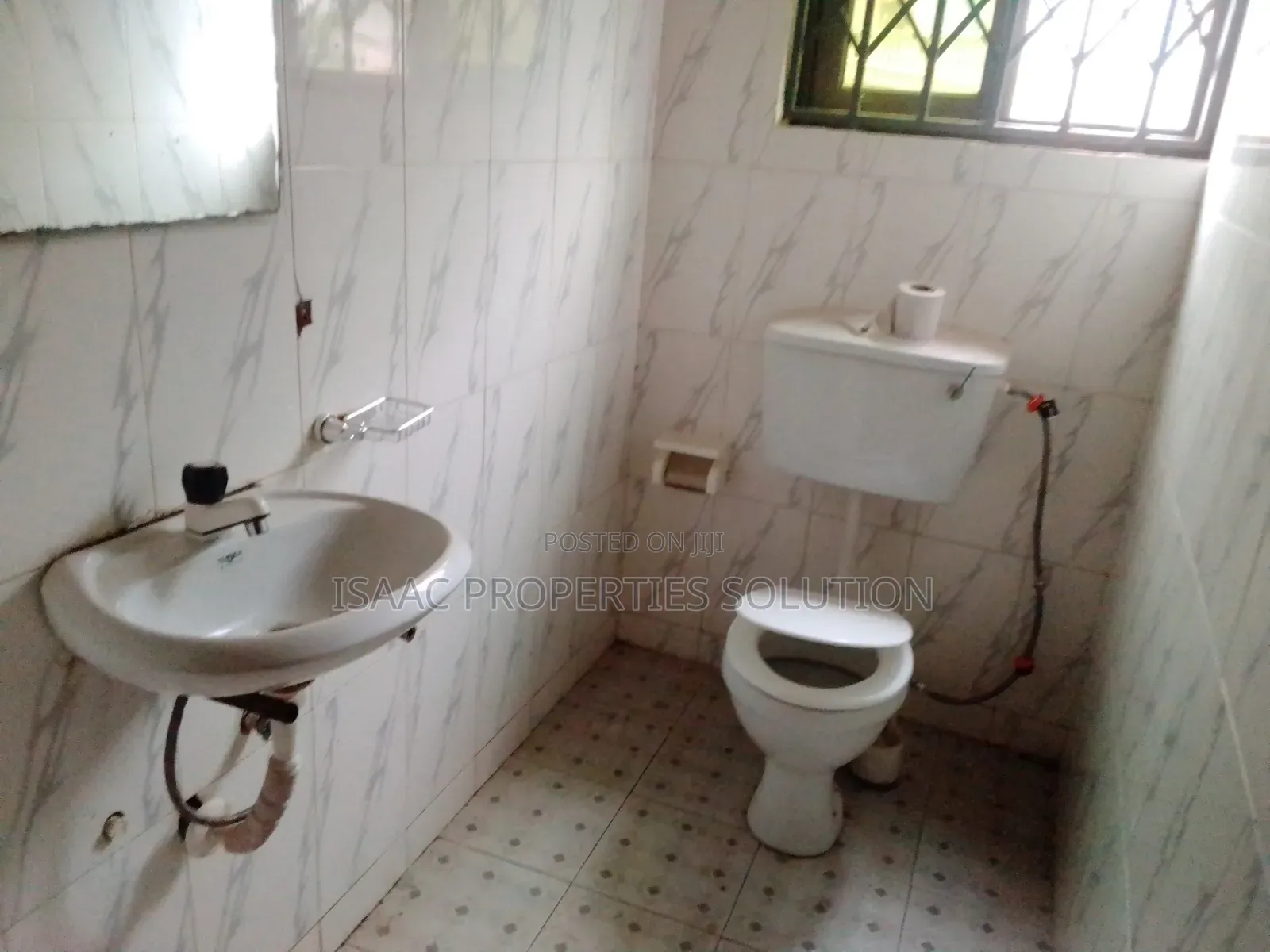2bdrm Apartment in Isaac Properties, Tarkwa Nsuaem for rent