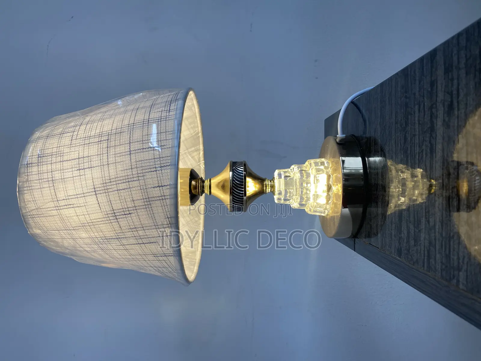 Affectionate Bedside Lamp 