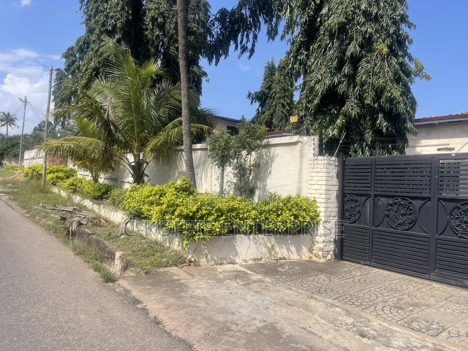 6bdrm House in Tesano, Accra Metropolitan for sale