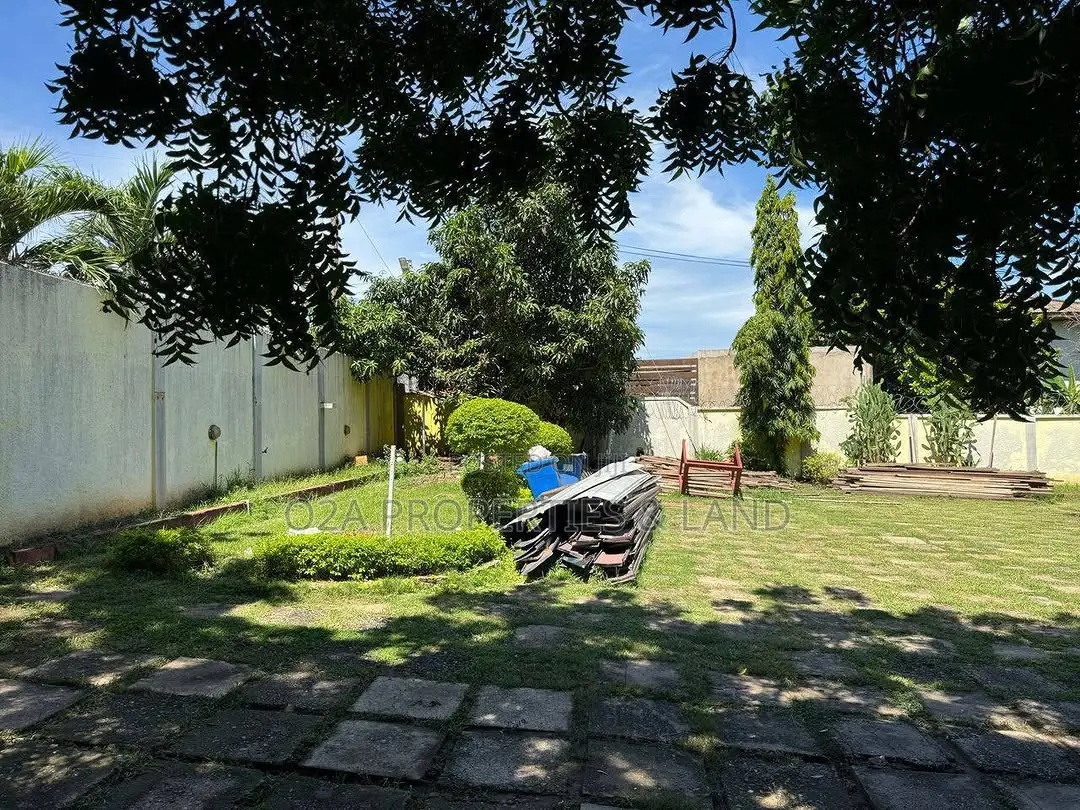 4bdrm House in Tesano, Abeka for sale