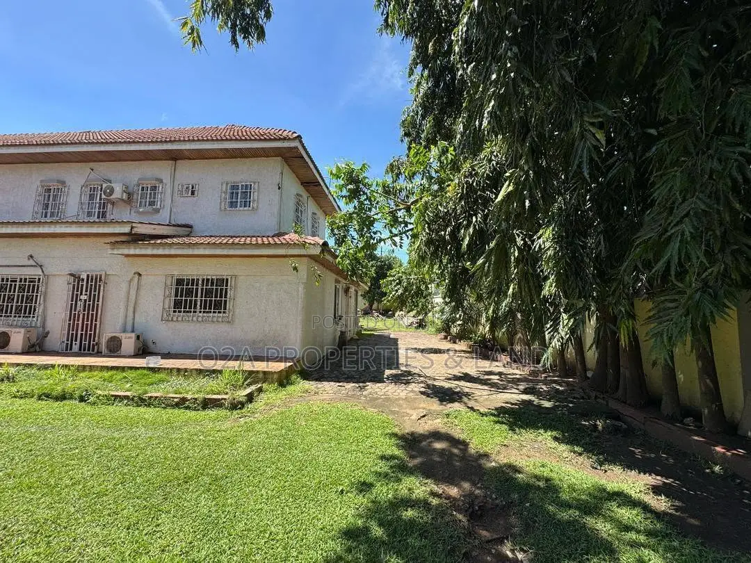 4bdrm House in Tesano, Abeka for sale