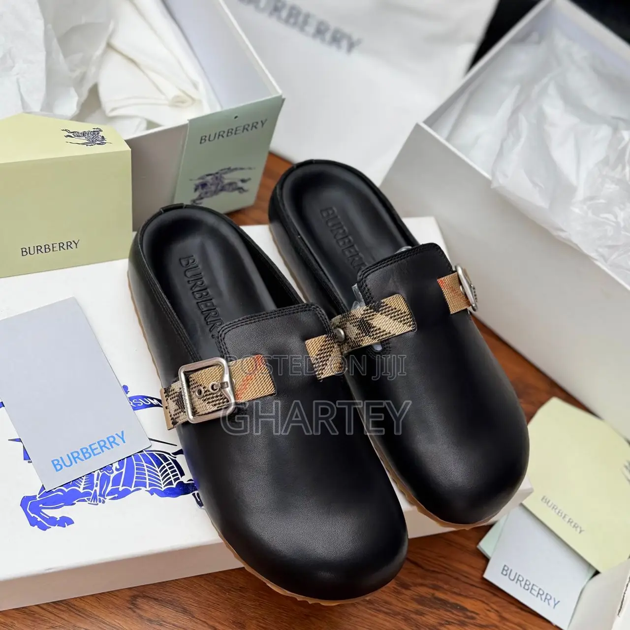 Original British Burberry Suede Buckle Slip-on Sandals — Black