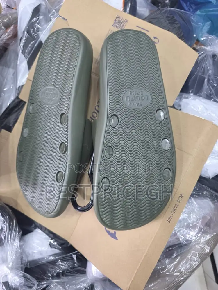 Loudu Slippers