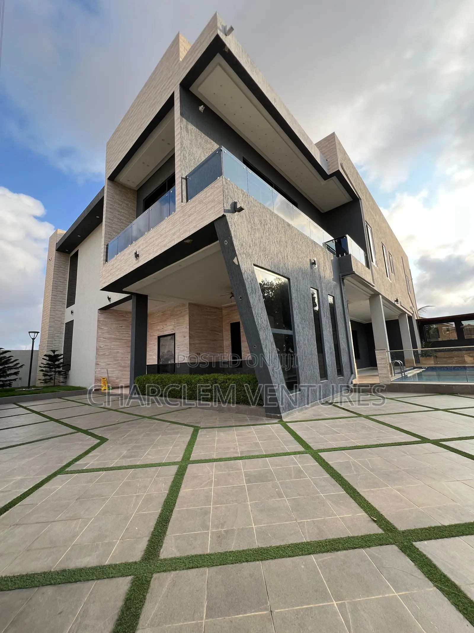 5bdrm House in Charclem Ventures, Accra Metropolitan for sale