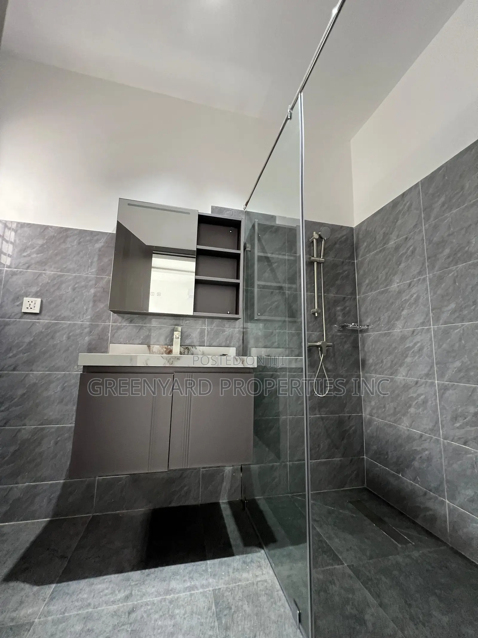 3bdrm Townhouse/Terrace in West Trasacco, Adjiriganor for sale