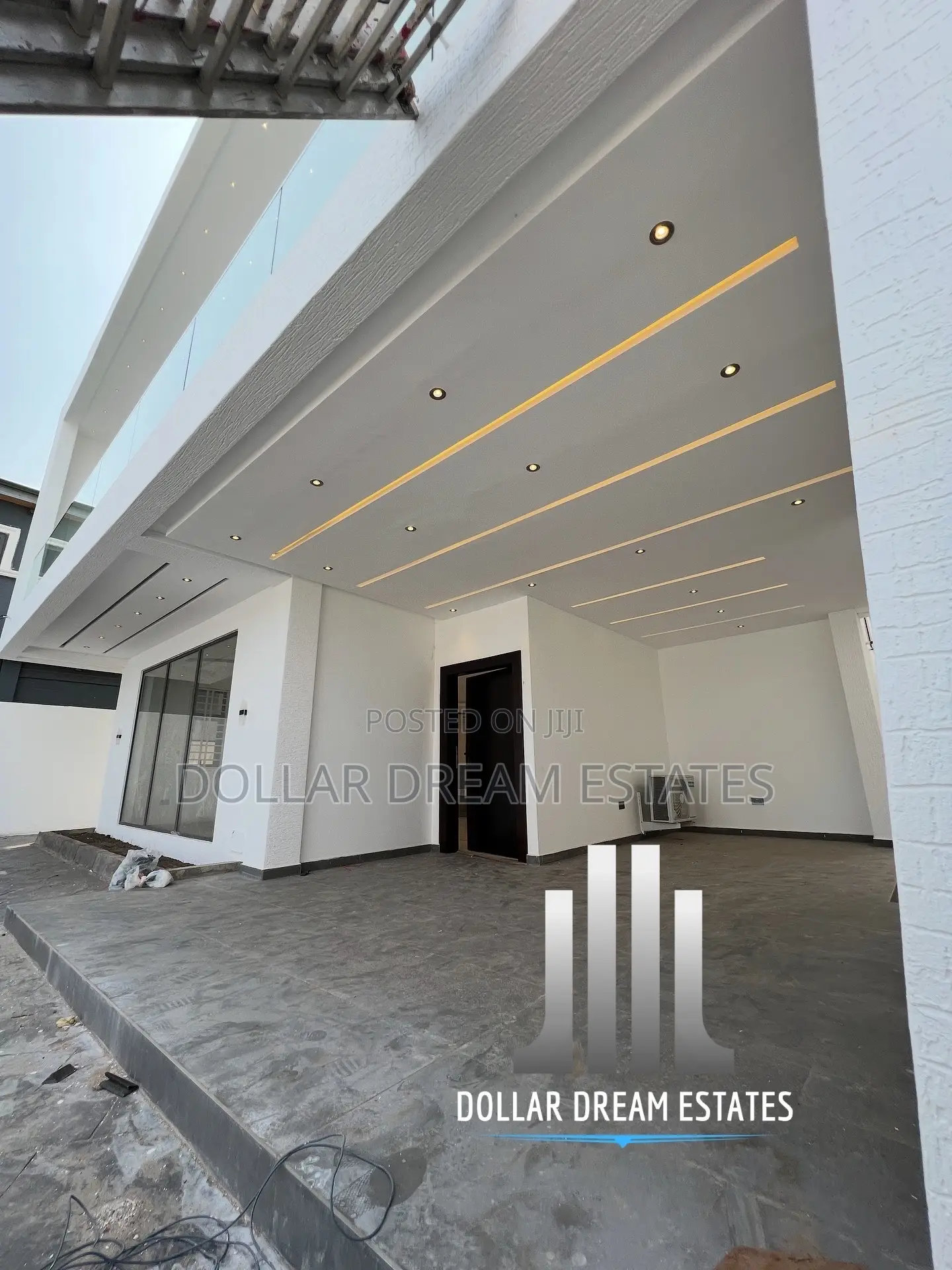 4bdrm Duplex in Ashaley Botwe for sale