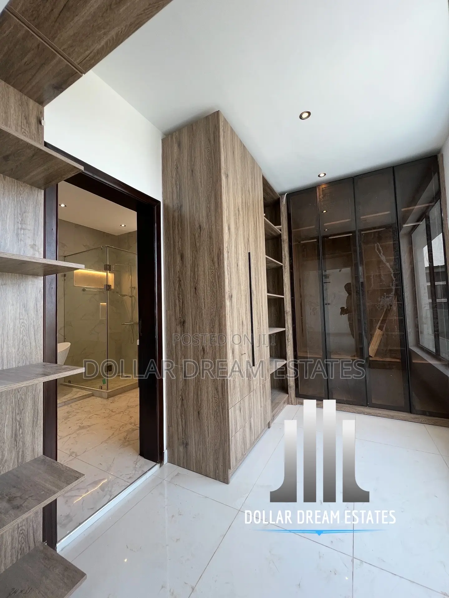 4bdrm Duplex in Ashaley Botwe for sale