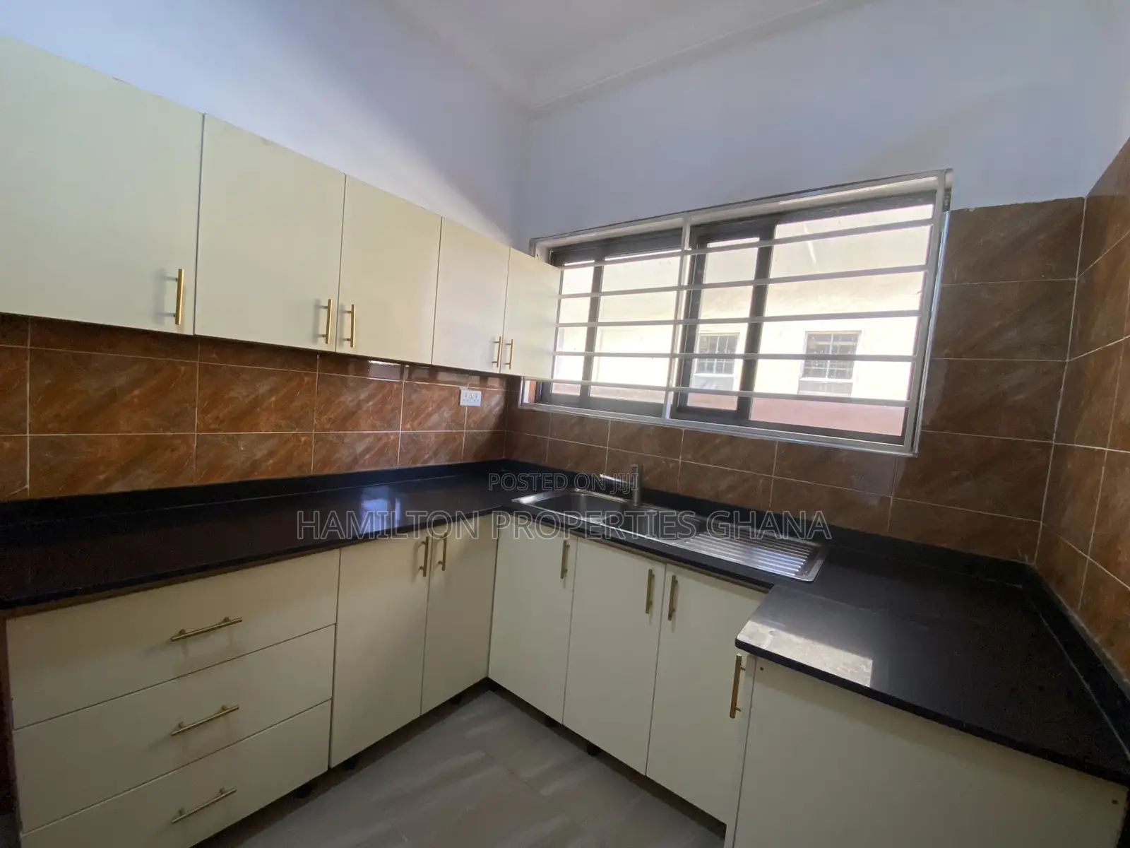 2bdrm Apartment in Adjiringanor, Otano for rent