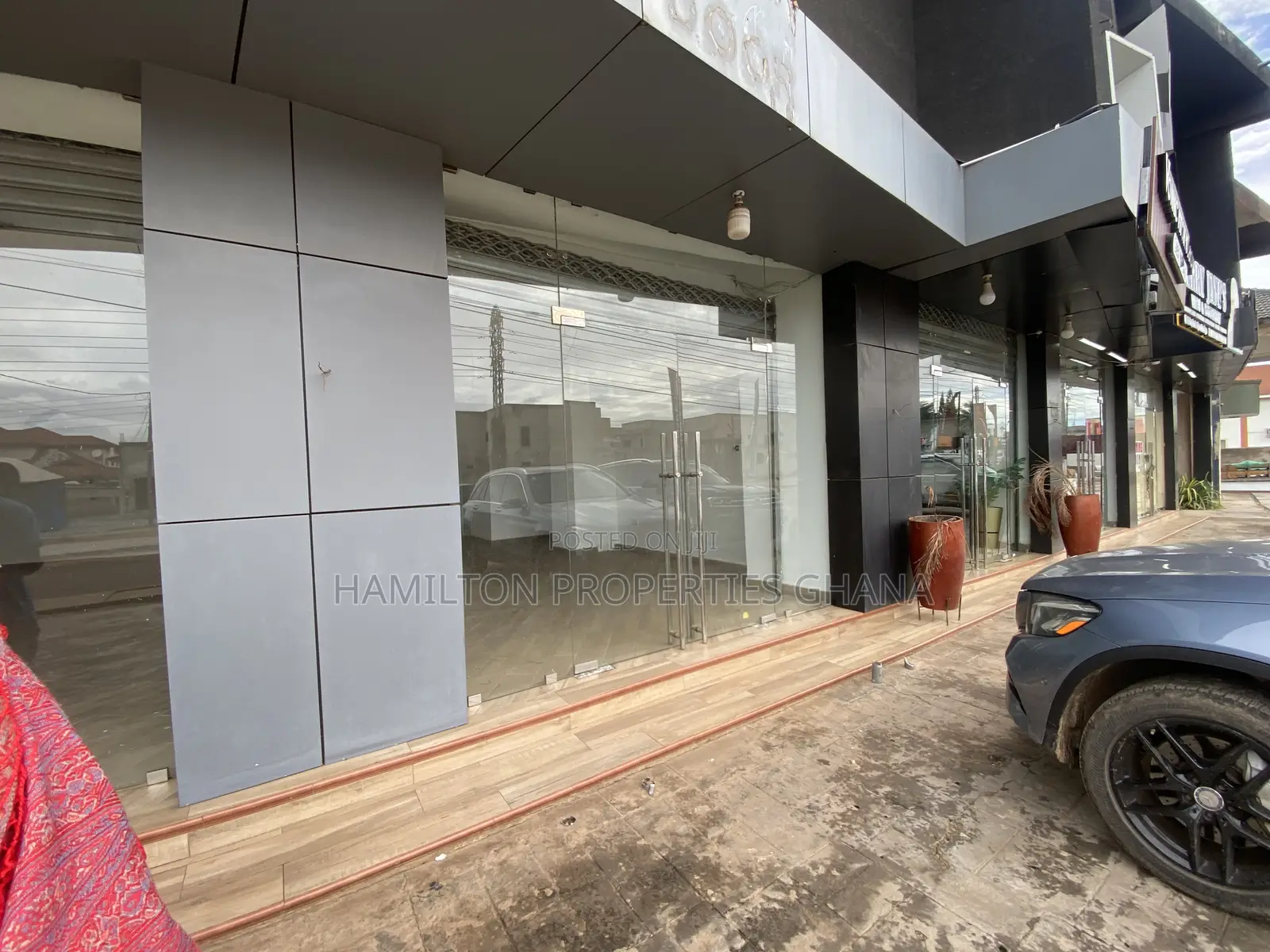 Double Shop for Rent Adjiringanor