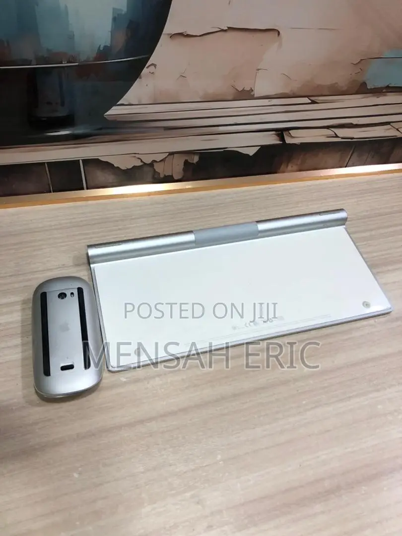 Apple A1314 Blutooth Keyboard And Mouse