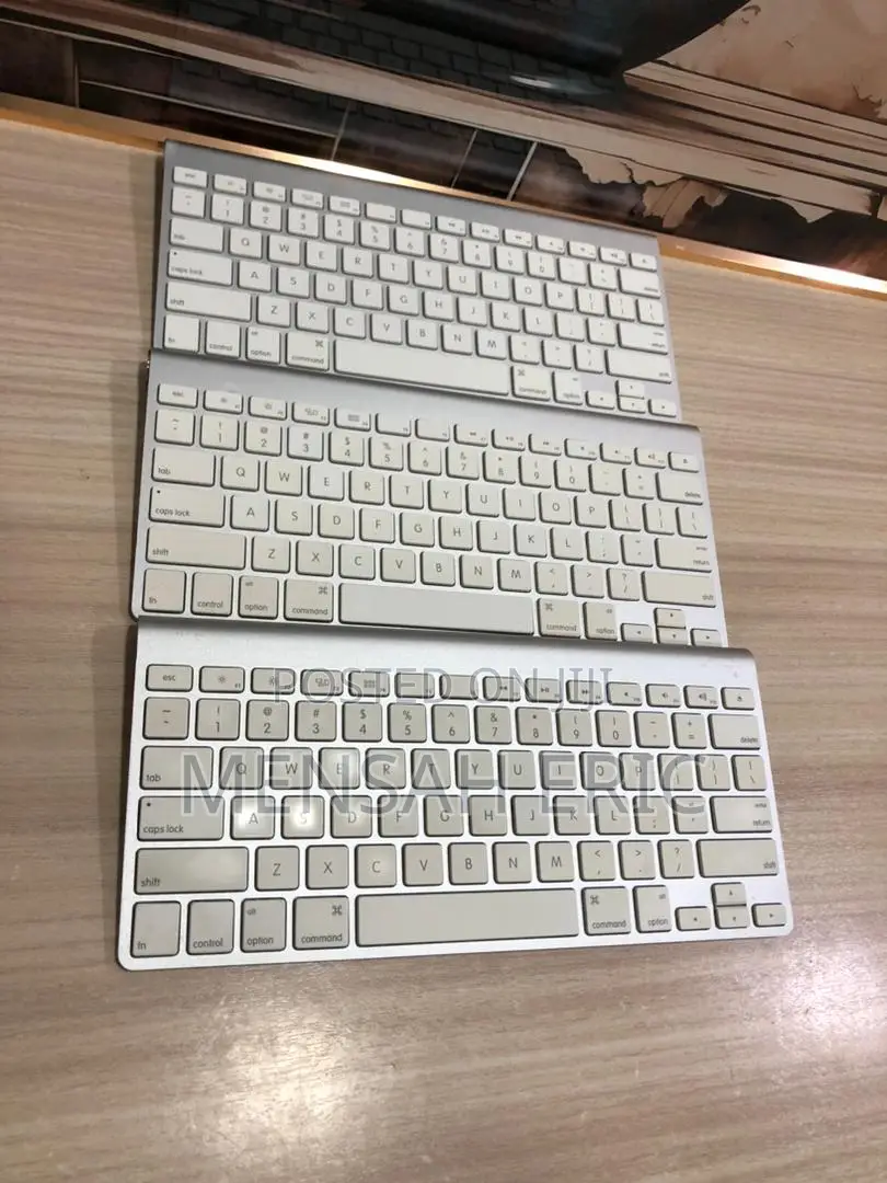 Apple A1314 Blutooth Keyboard And Mouse
