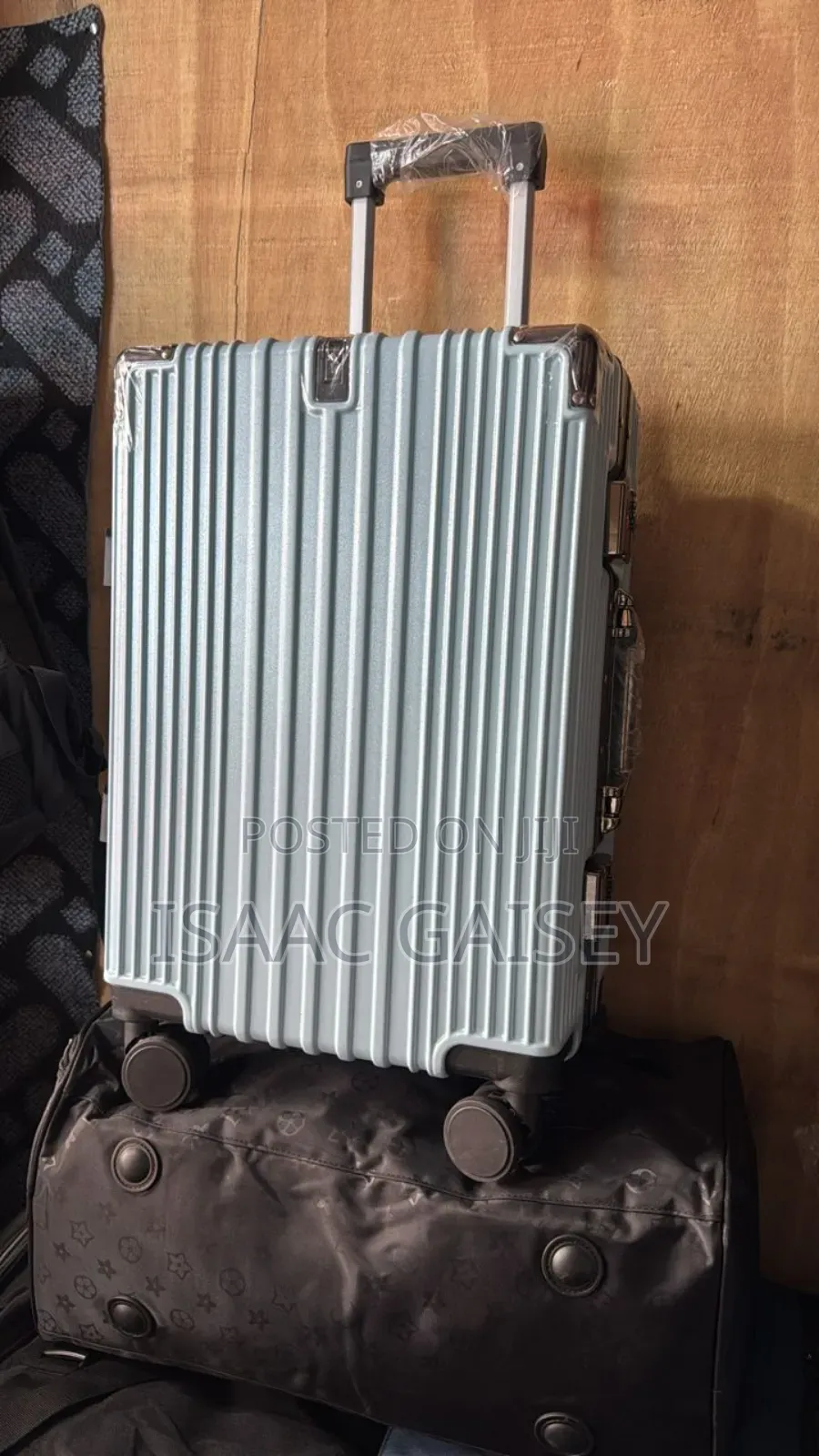 20" Luxurious Unisex Hand/Carry-on Luggage