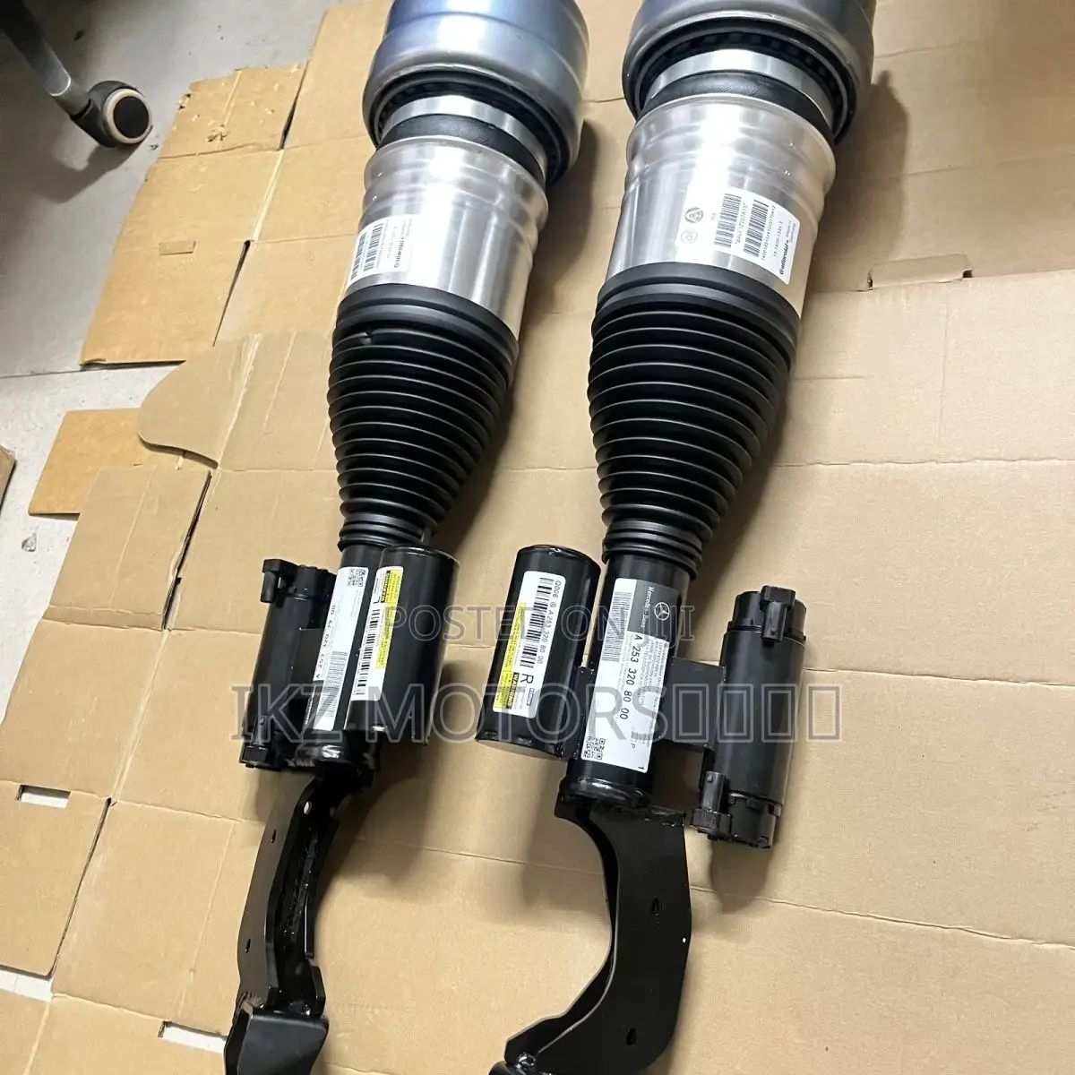 Glc43 , GLC 300, GLC C253 Glc350 , Front Shocks