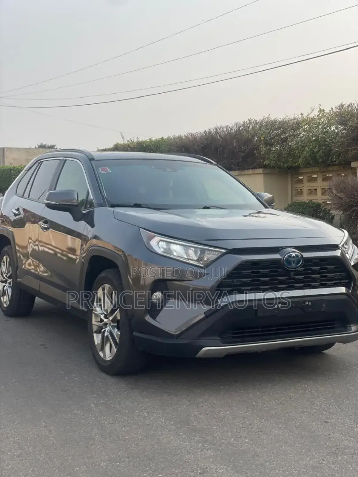 Toyota RAV4 Limited 2021 Gray