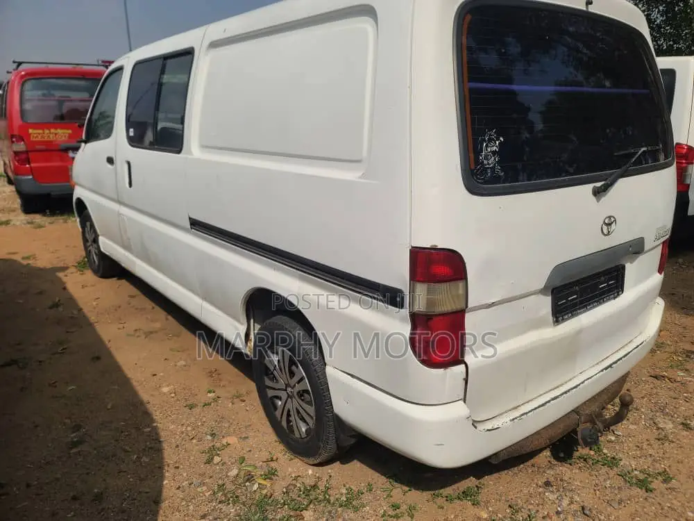 Toyota HiAce 2013 White