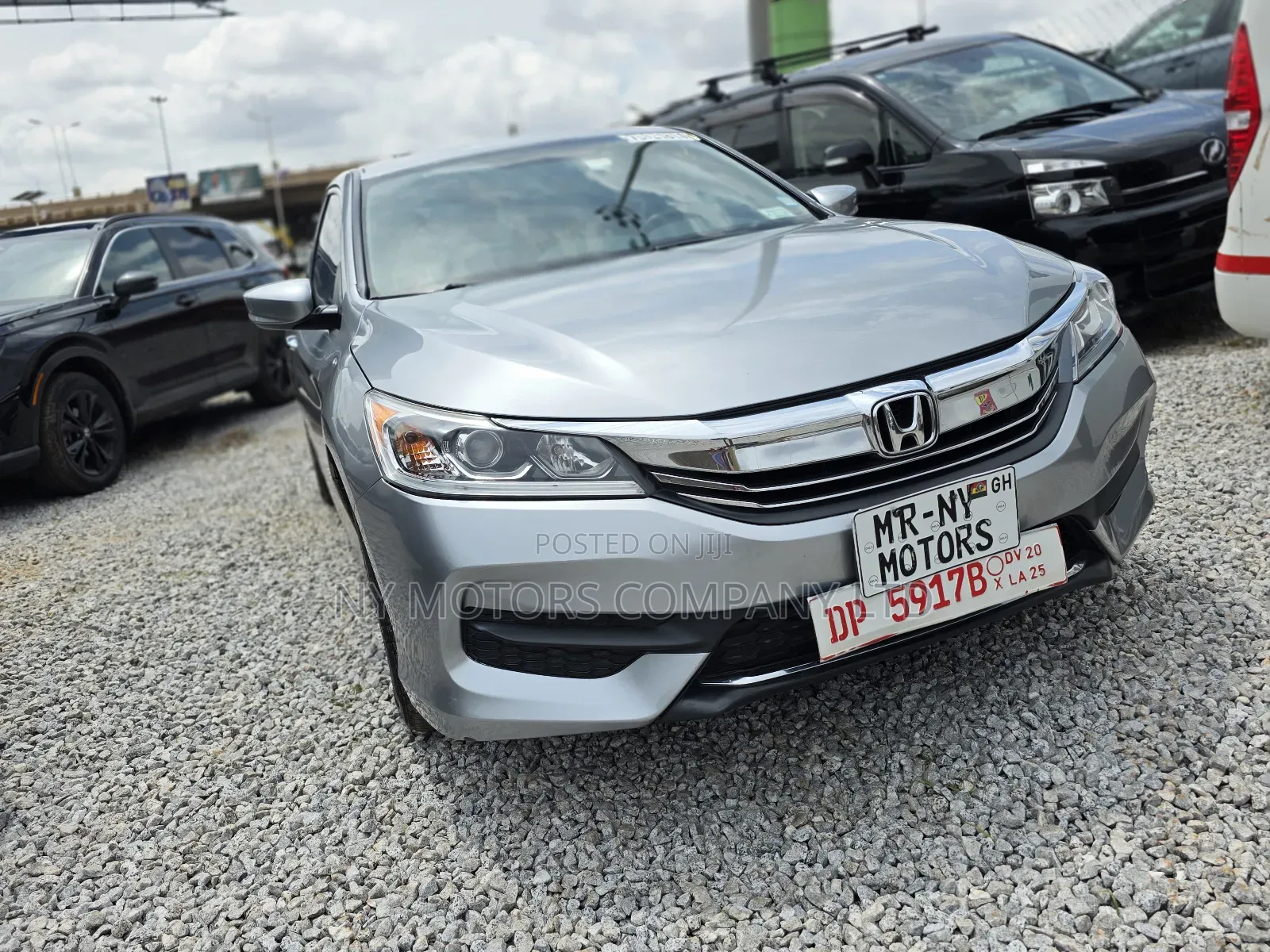 Honda Accord LX 4dr Sedan FWD (2.4L 4cyl 2A) 2017 Silver