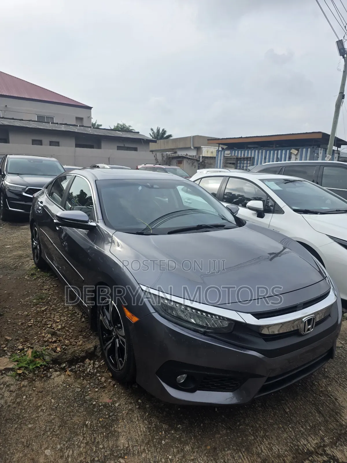 Honda Civic Touring 4dr Sedan (1.5L 4cyl) 2017 Gray