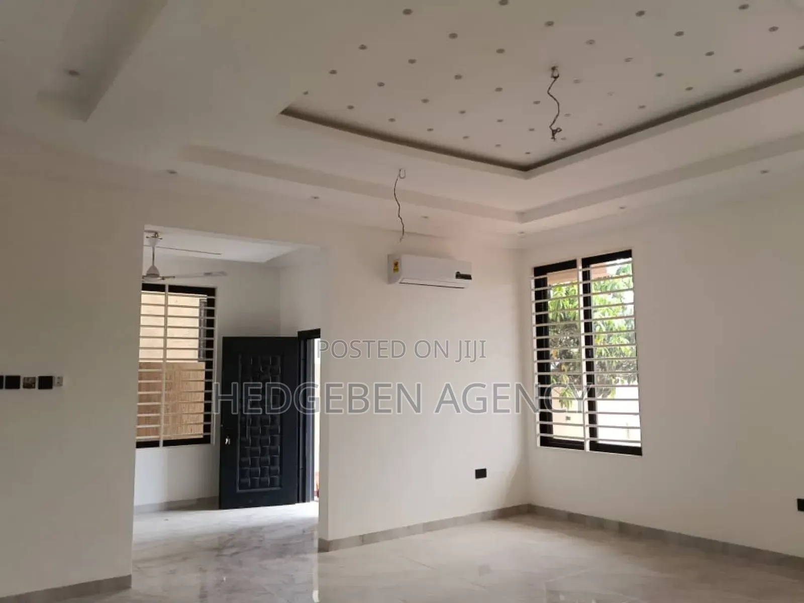 4bdrm Duplex in Oyarifa for sale