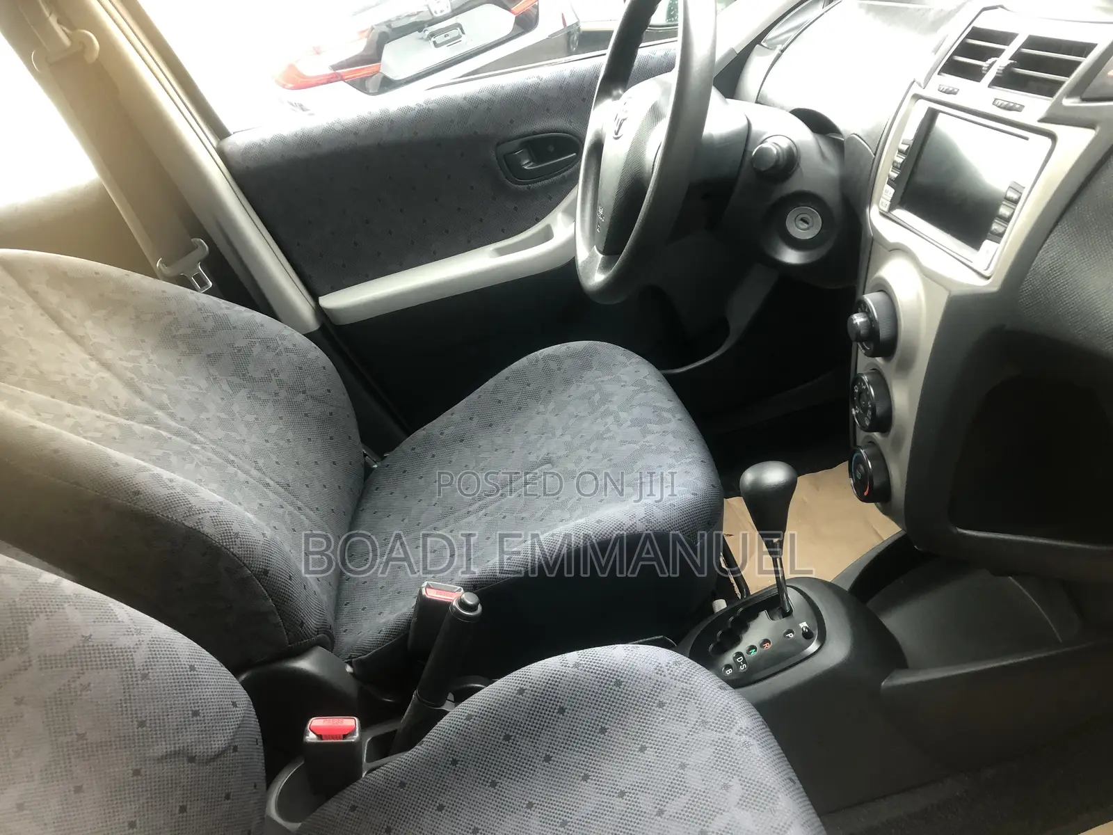 Toyota Vitz 1.0 FWD 3dr 2010 Matt Black