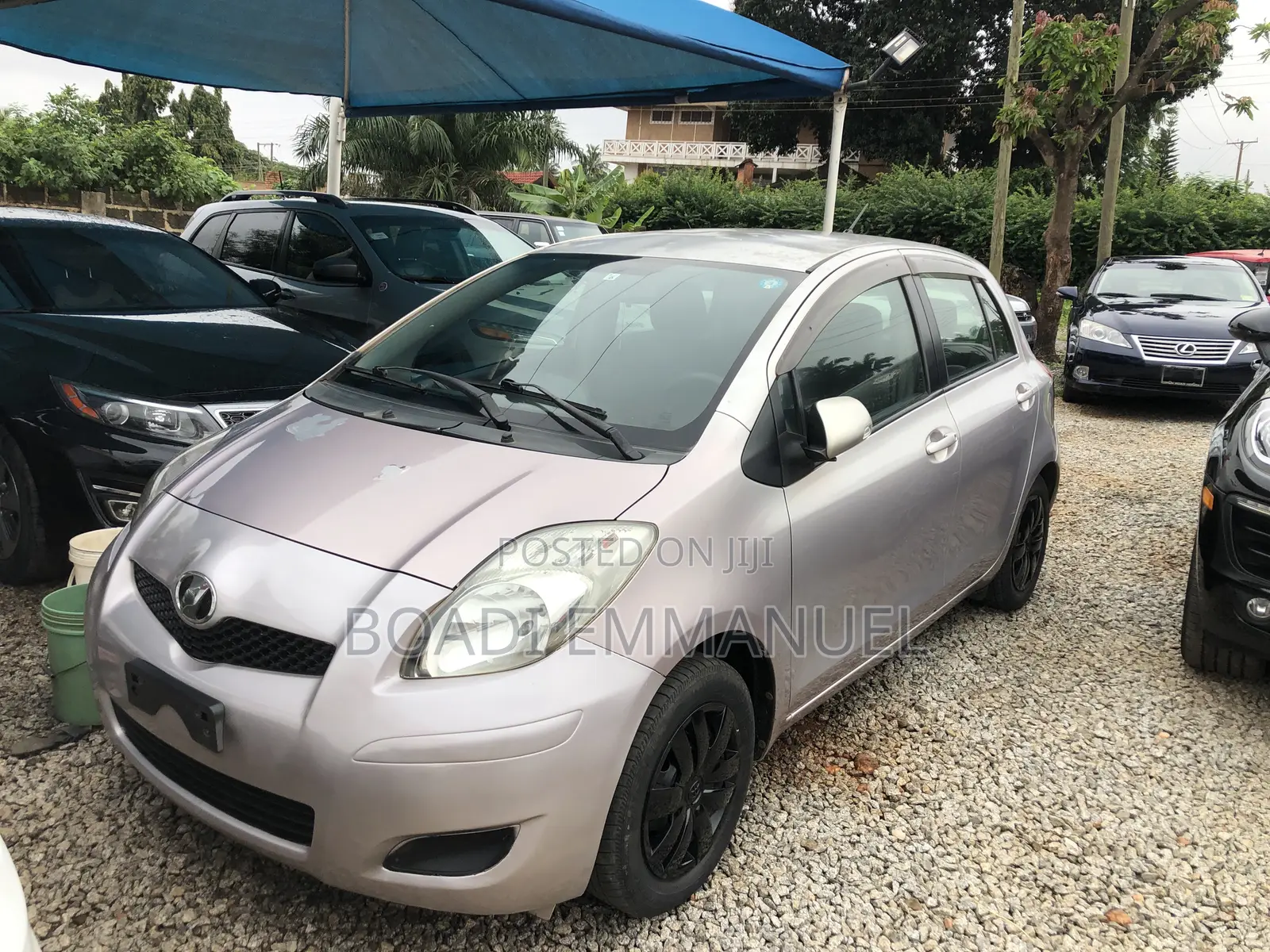 Toyota Vitz 1.0 FWD 3dr 2010 Matt Black