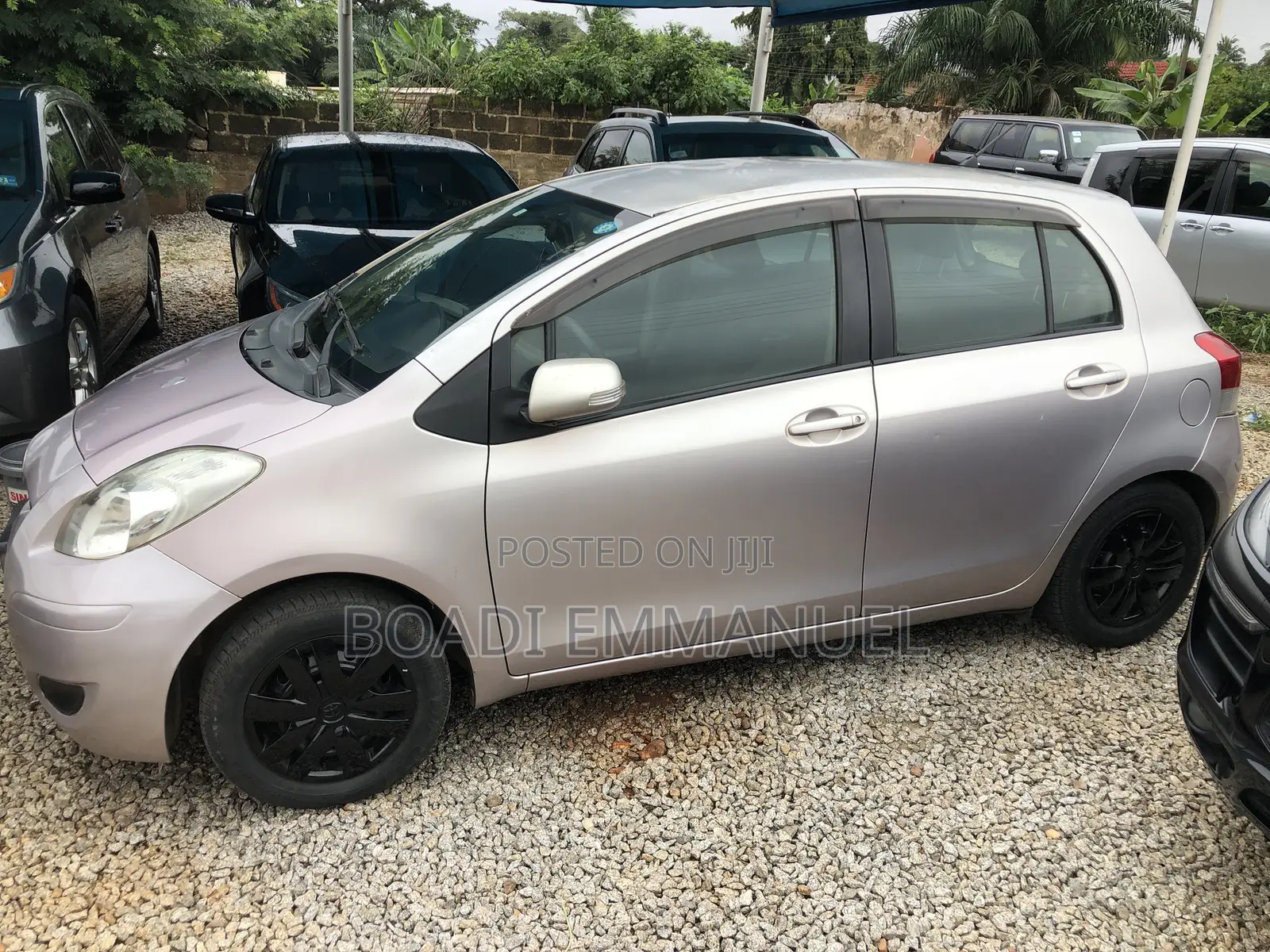 Toyota Vitz 1.0 FWD 3dr 2010 Matt Black